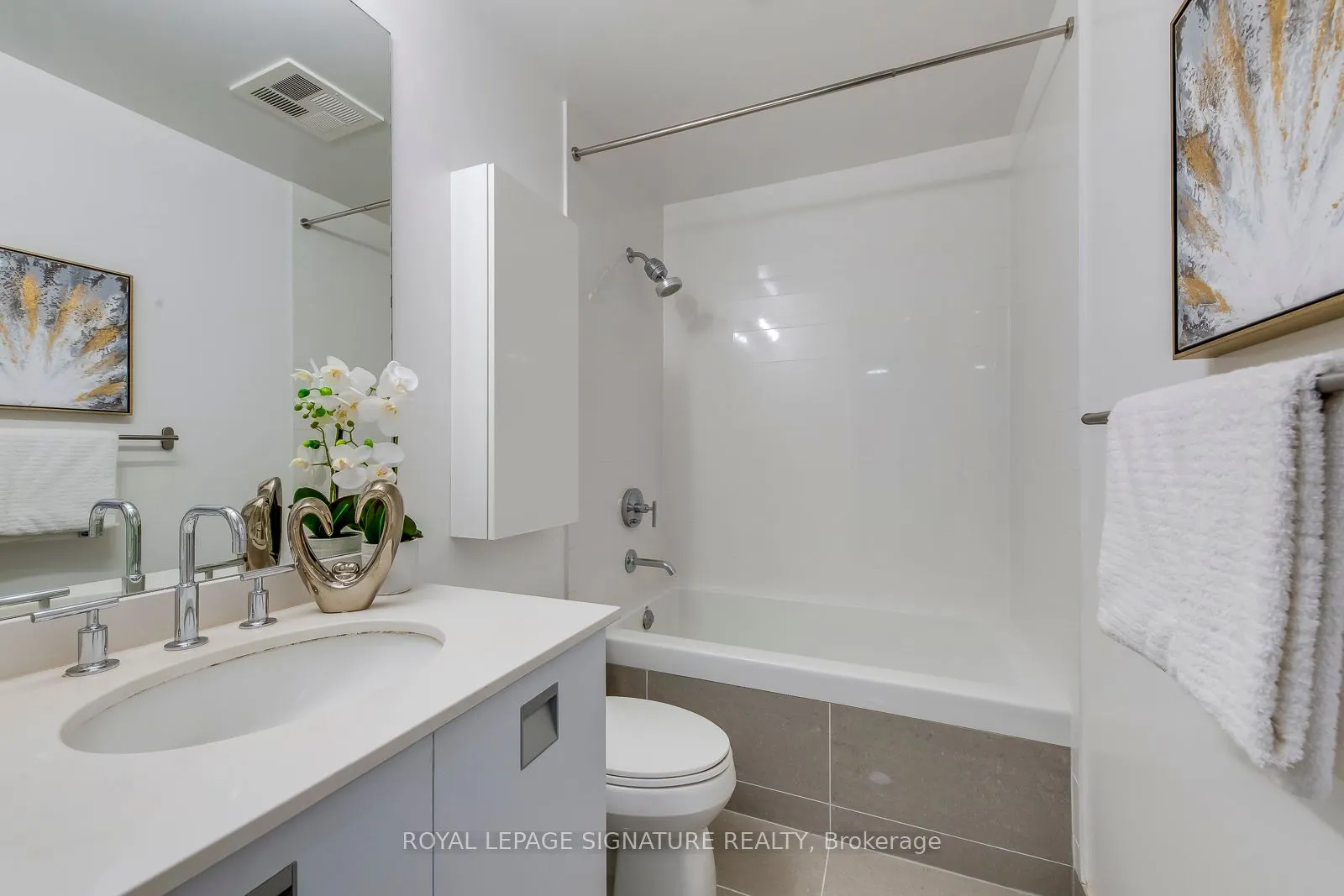 33 Charles Street E, #3001