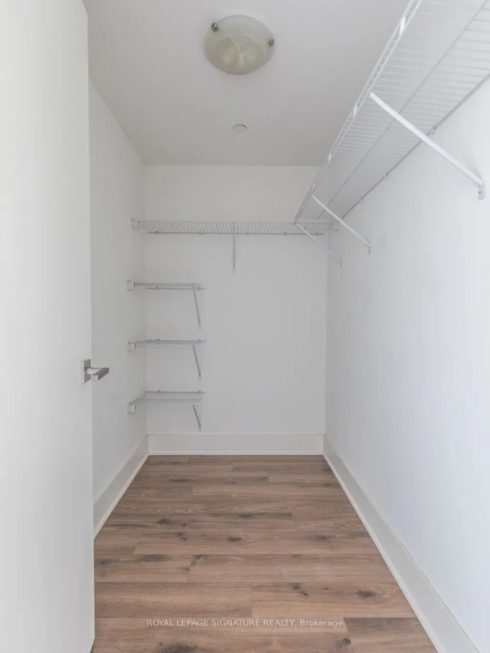 111 St Clair Avenue W, #925
