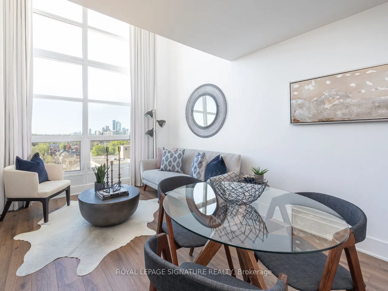 111 St Clair Avenue W, #925