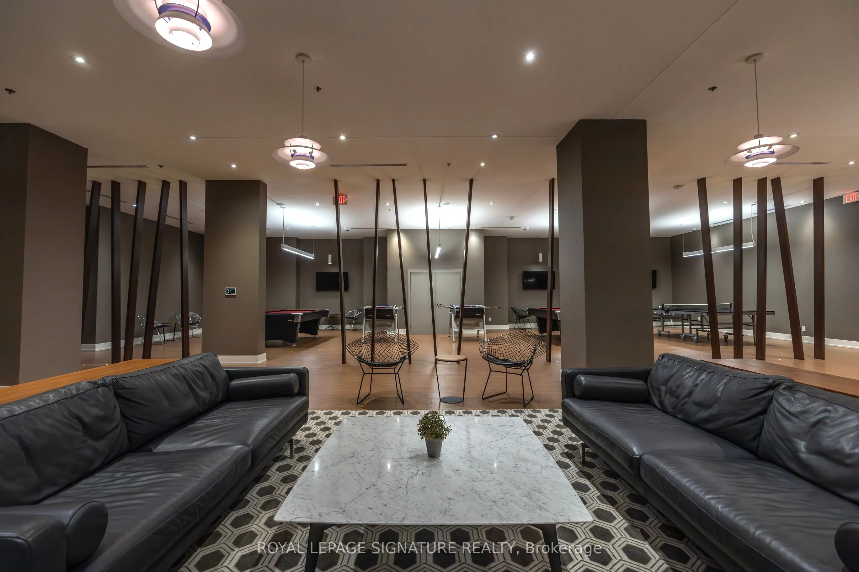 111 St Clair Avenue W, #925