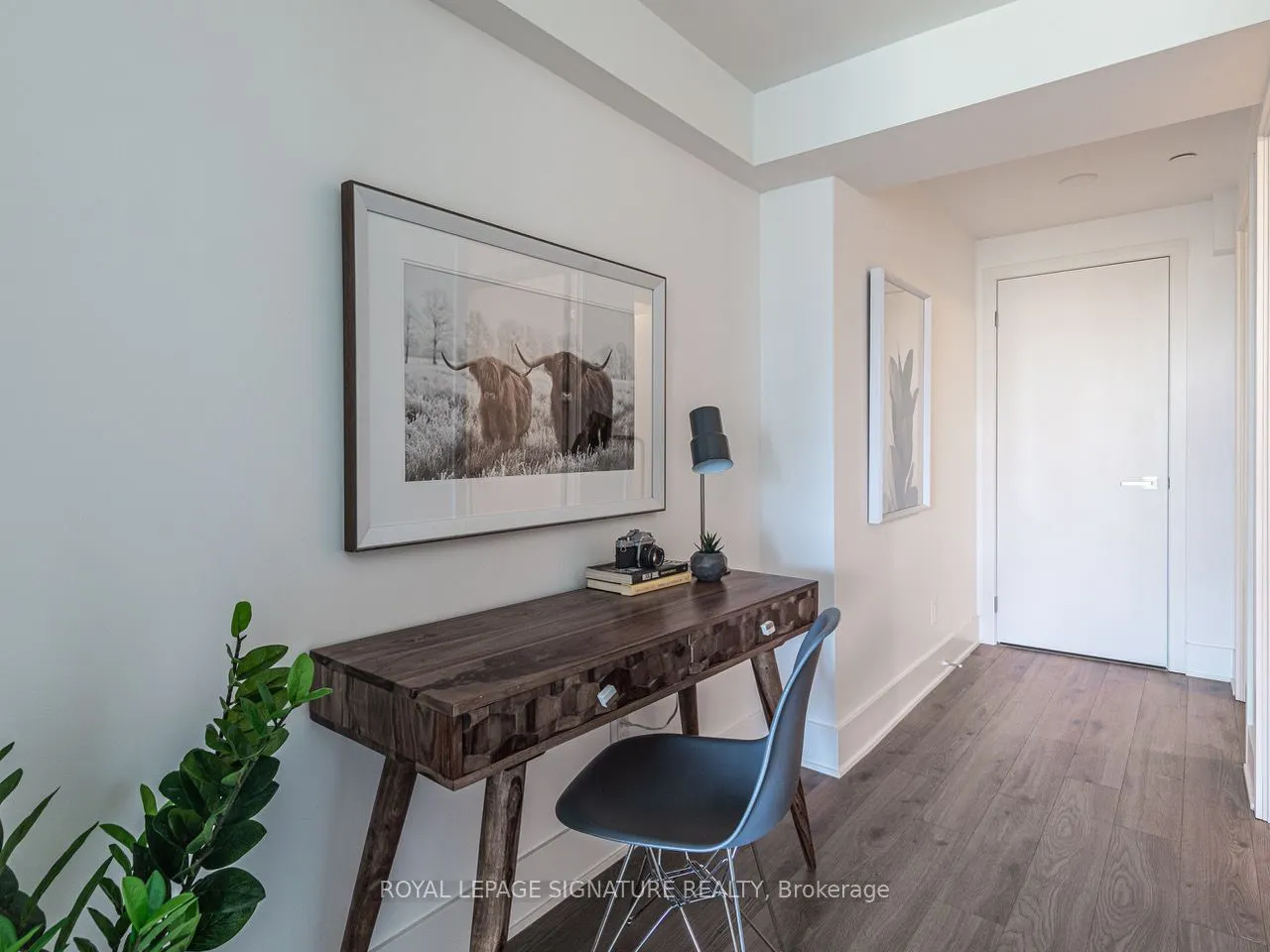 111 St Clair Avenue W, #925