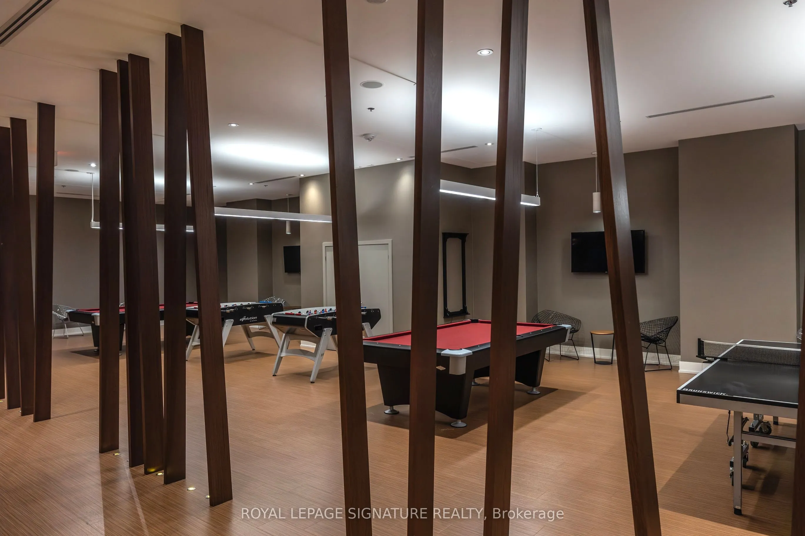 111 St Clair Avenue W, #925