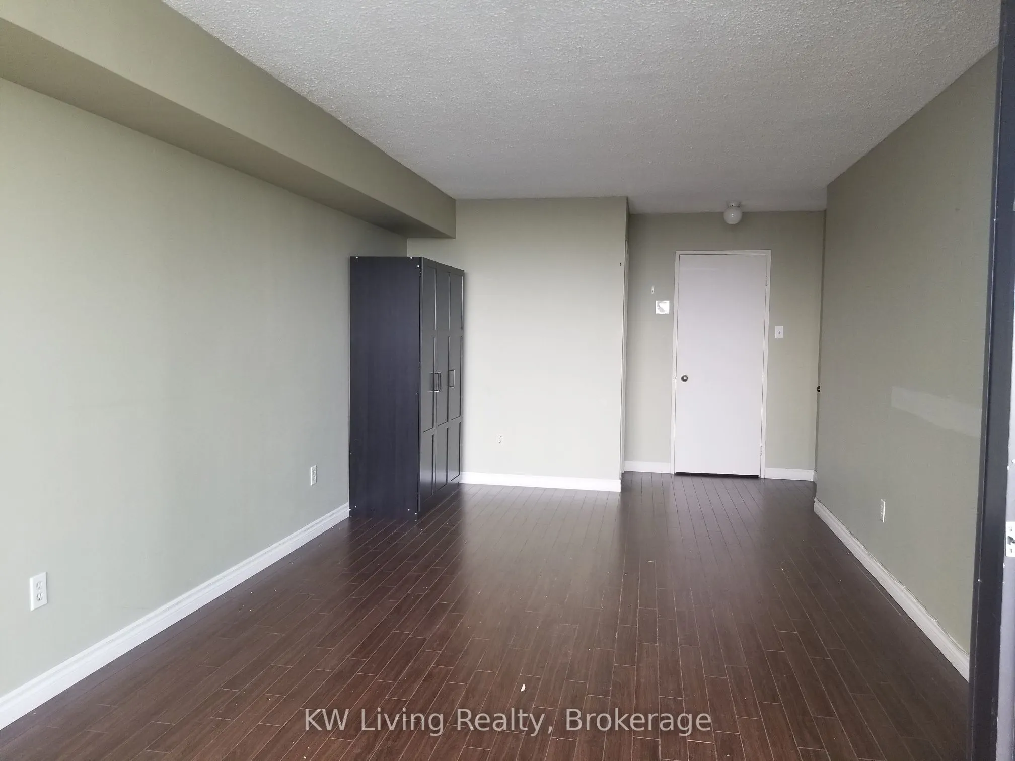 33 Elmhurst Avenue, #2106
