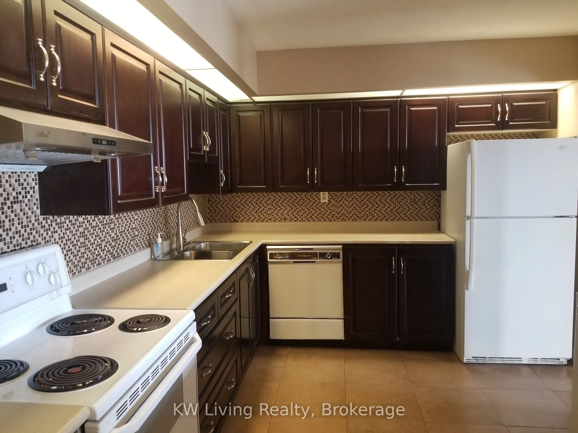 33 Elmhurst Avenue, #2106