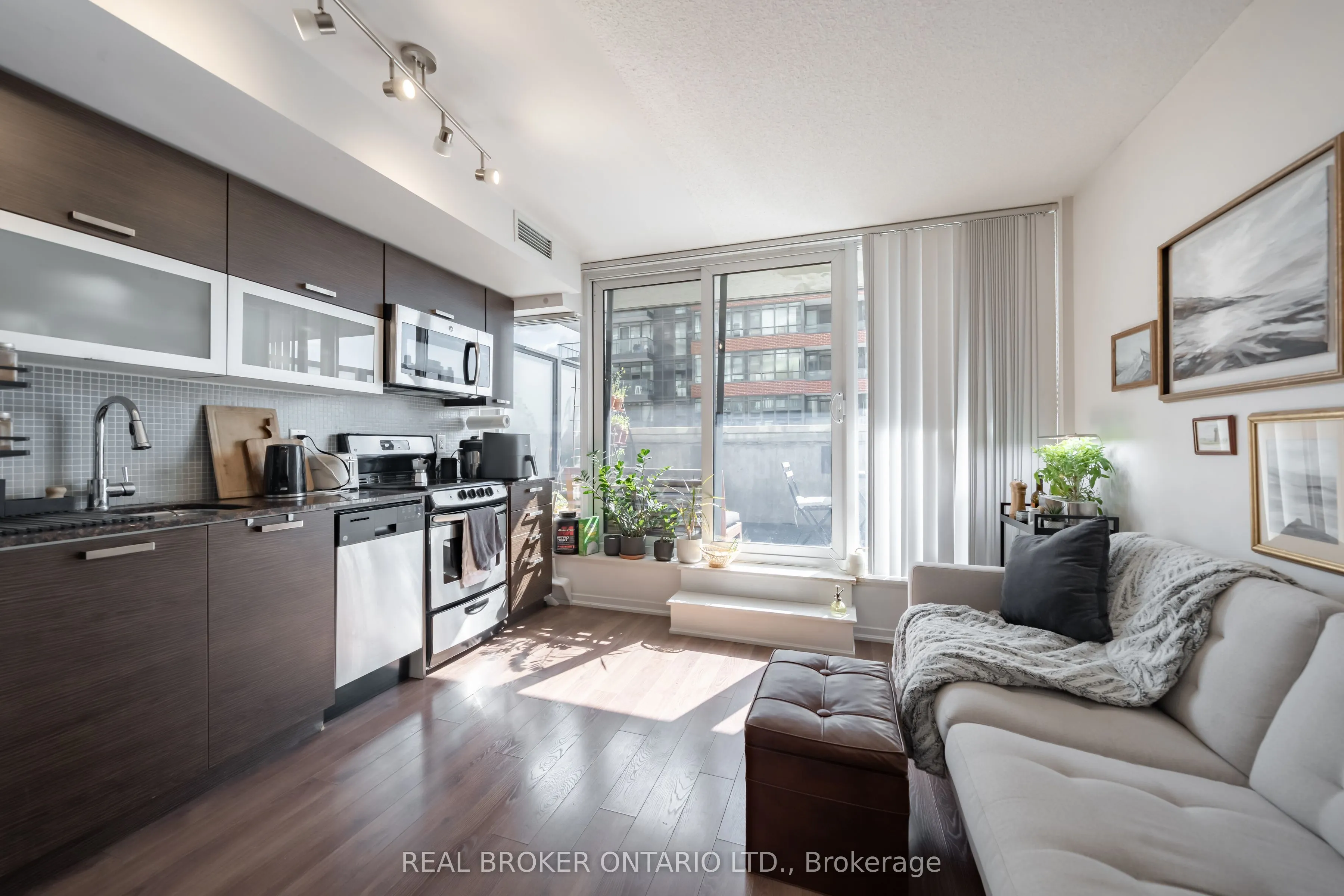 36 Lisgar Street, #908E