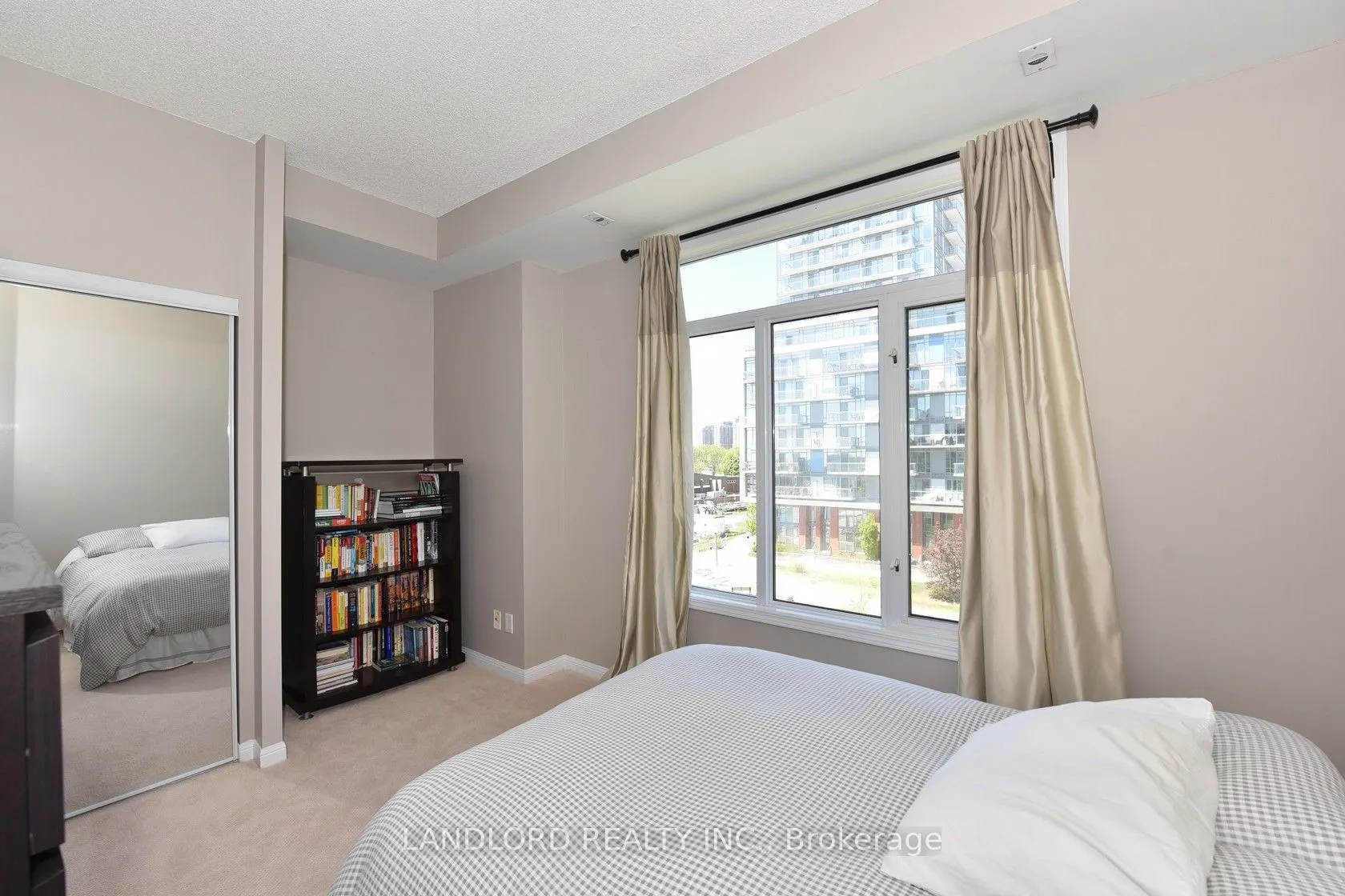 38 Stadium Road, #657