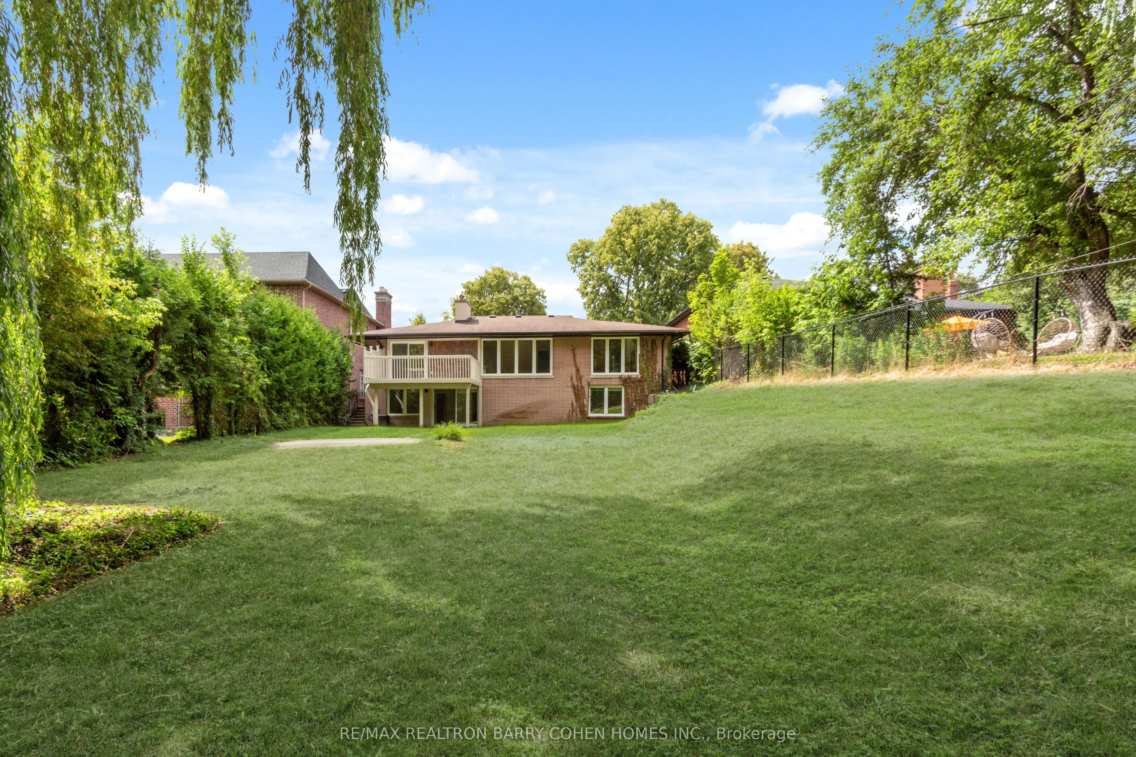 58 Hawksbury Drive N