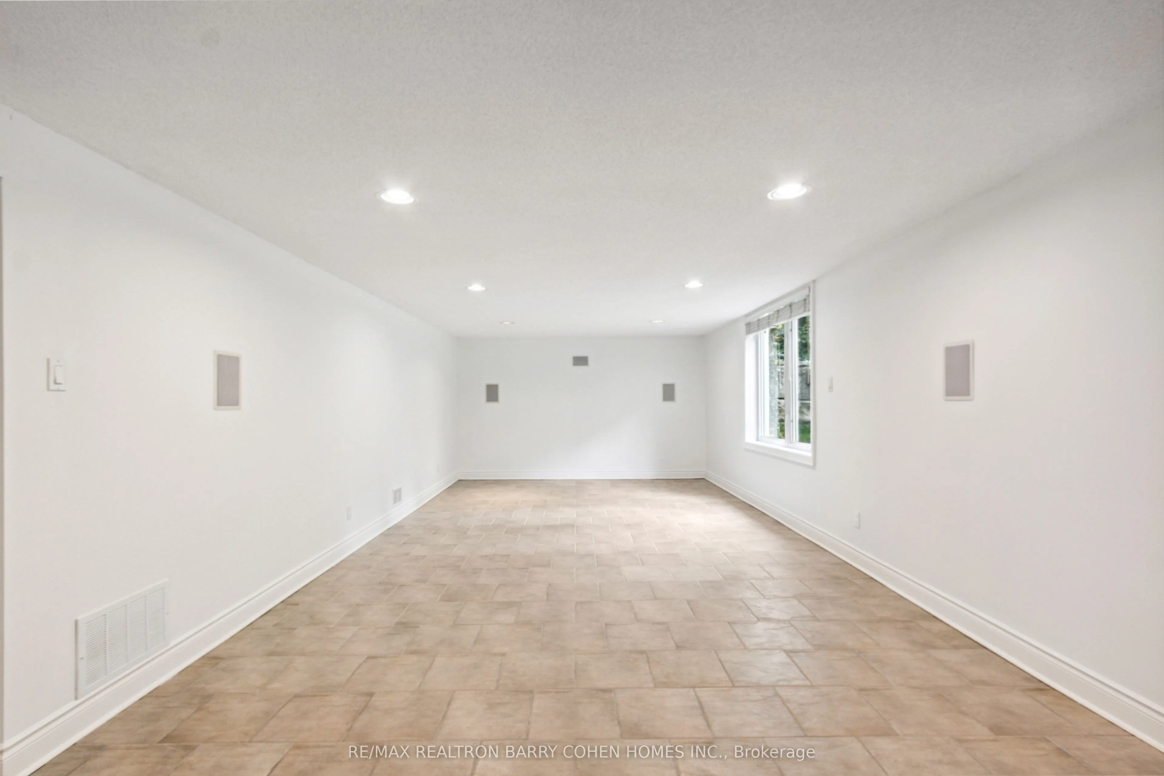 58 Hawksbury Drive N