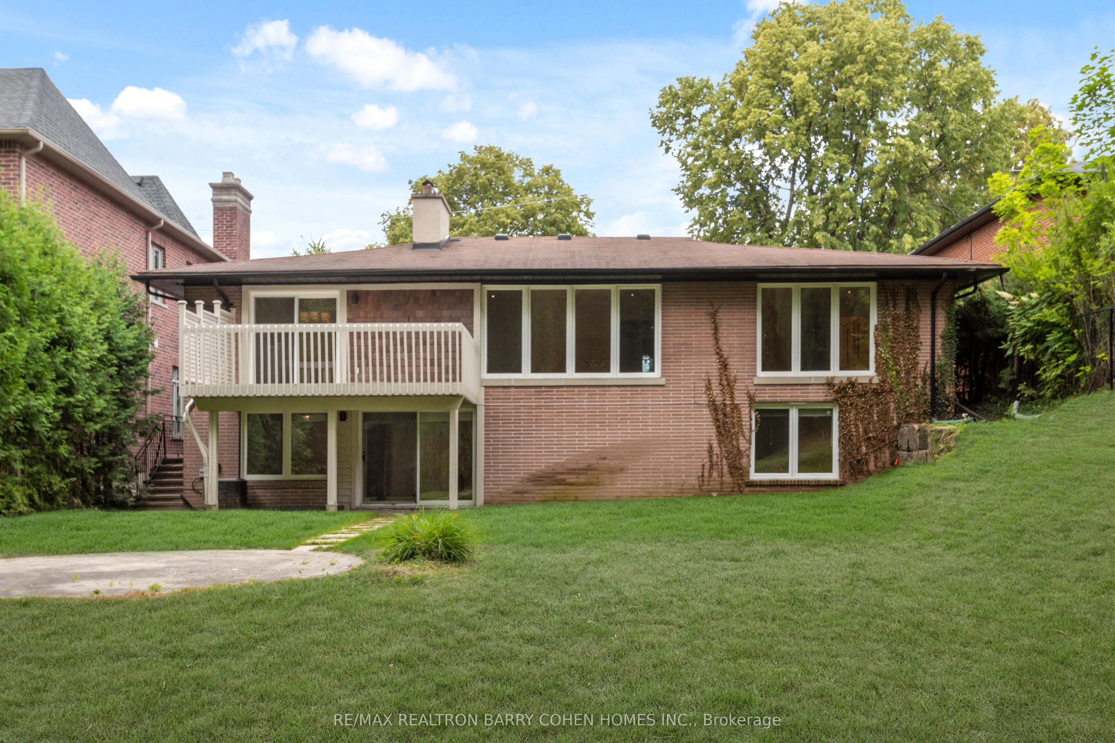 58 Hawksbury Drive N