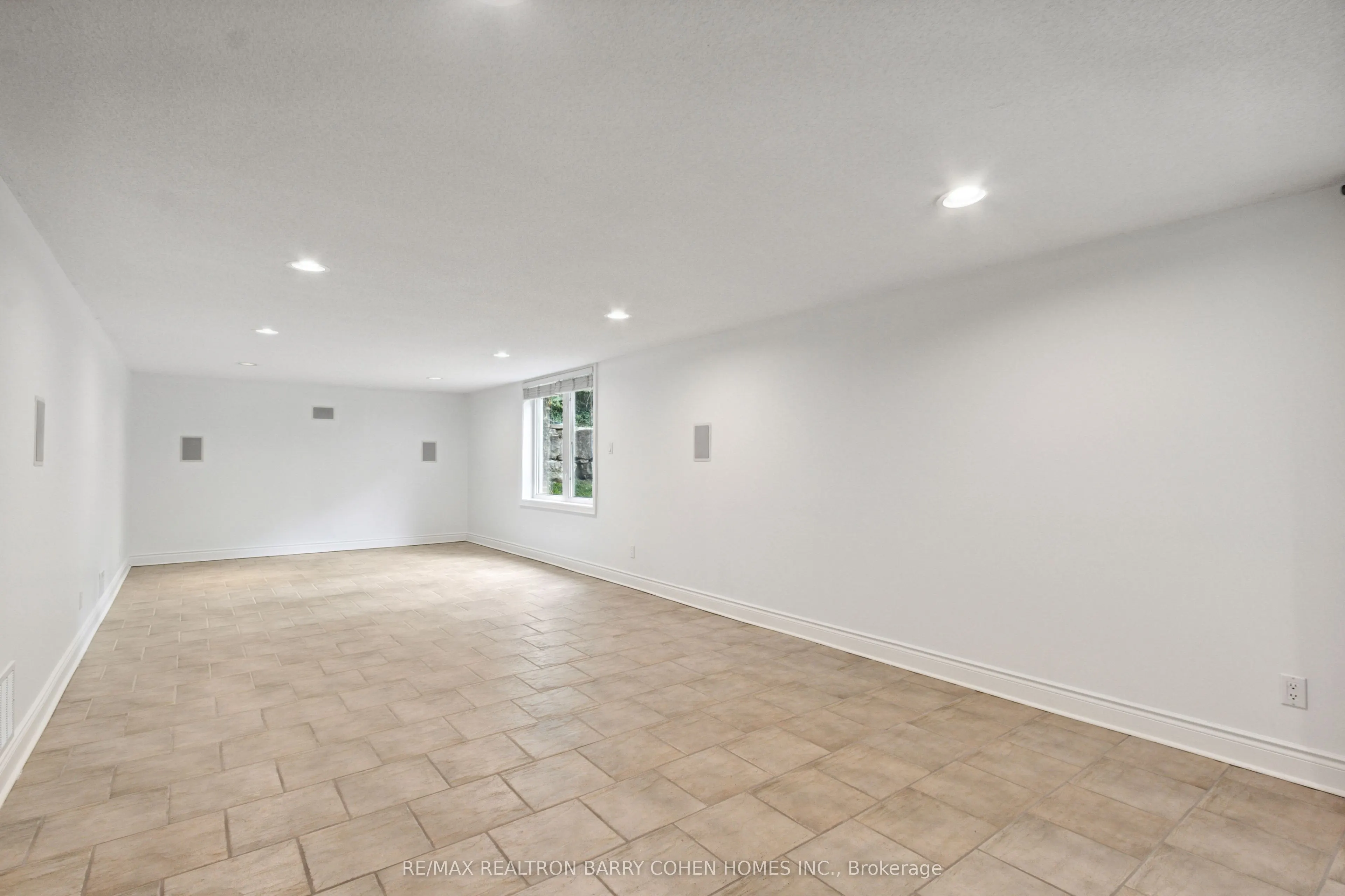 58 Hawksbury Drive N