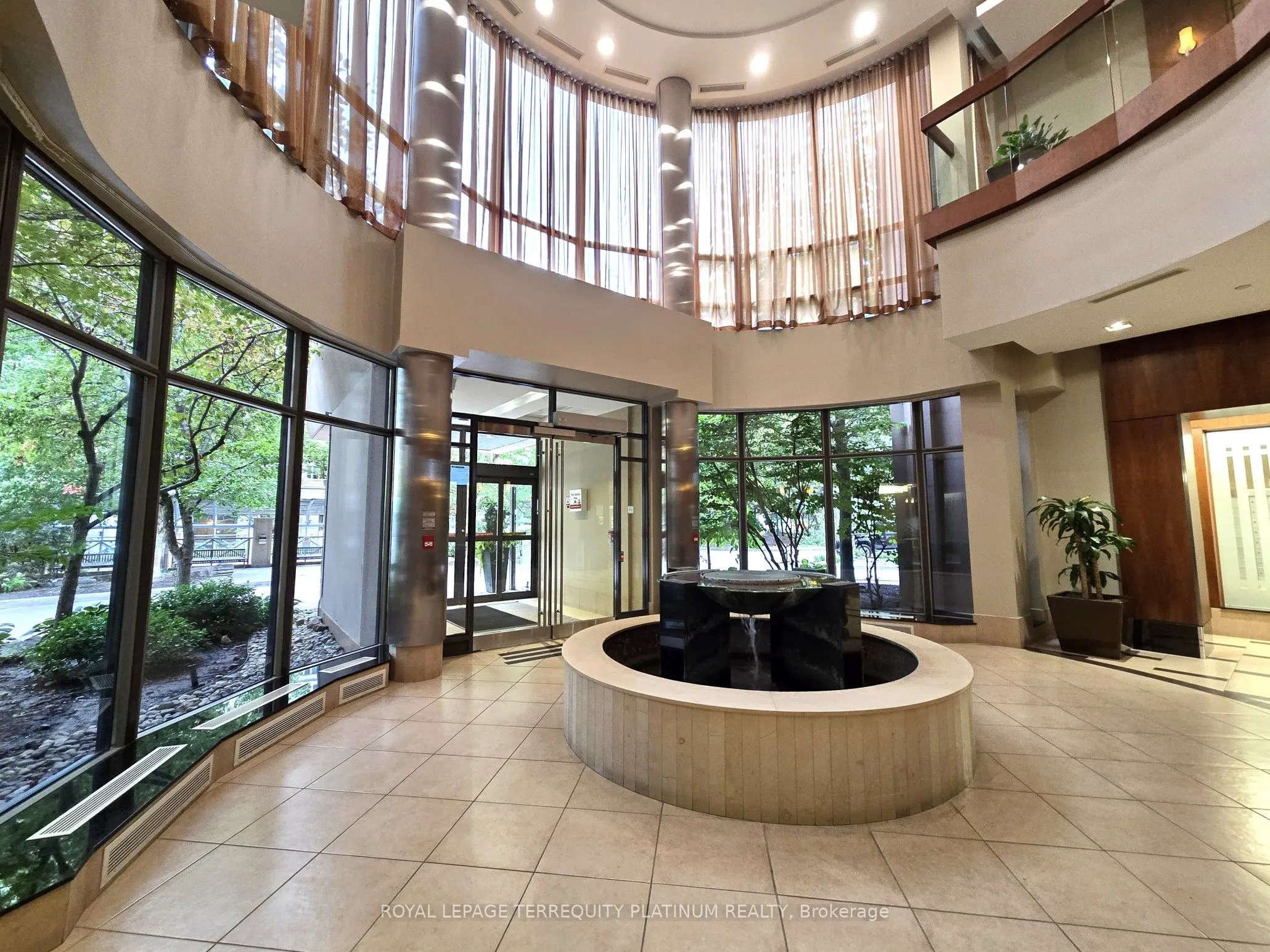 10 Northtown Way, #2013