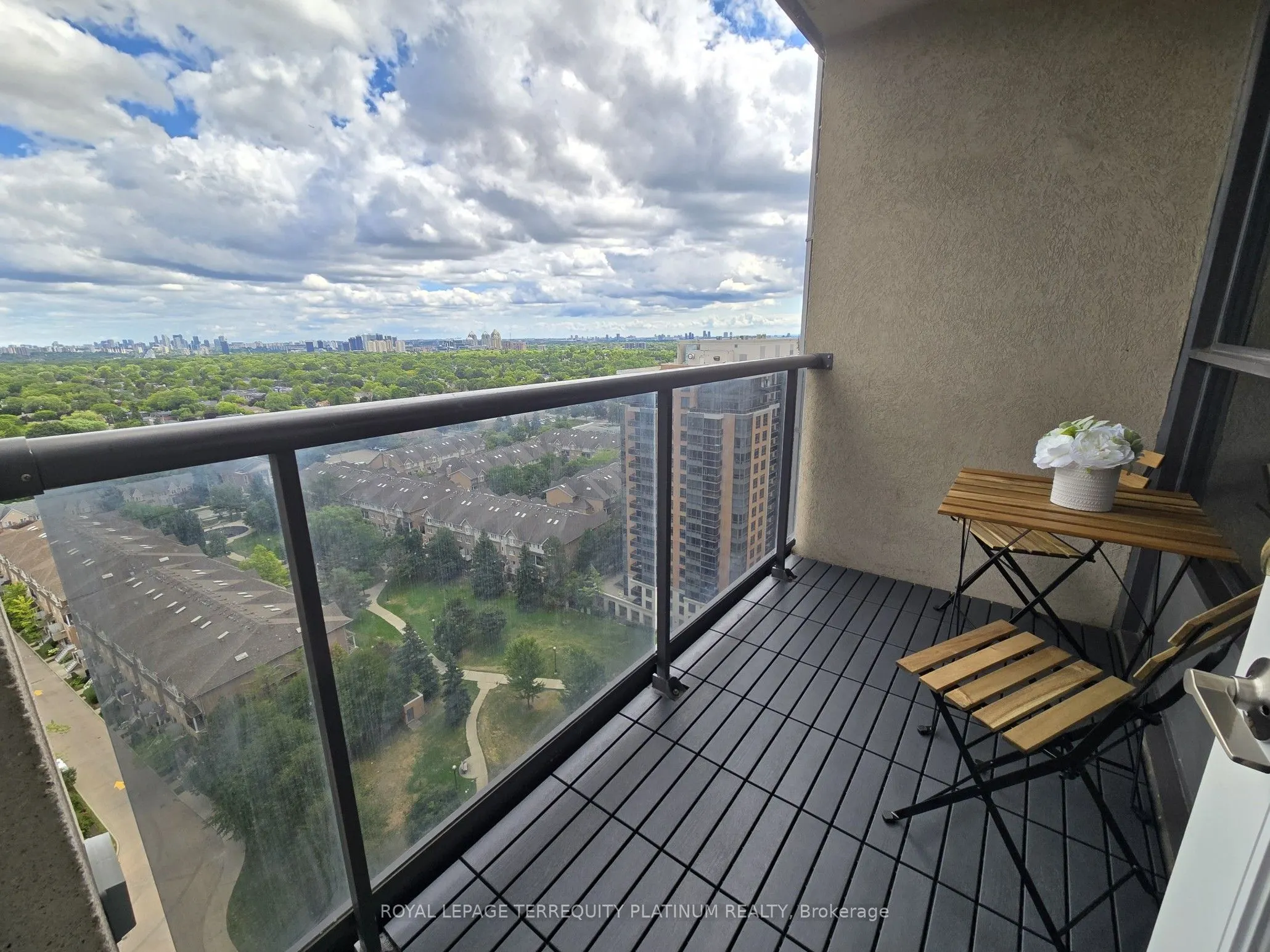 10 Northtown Way, #2013