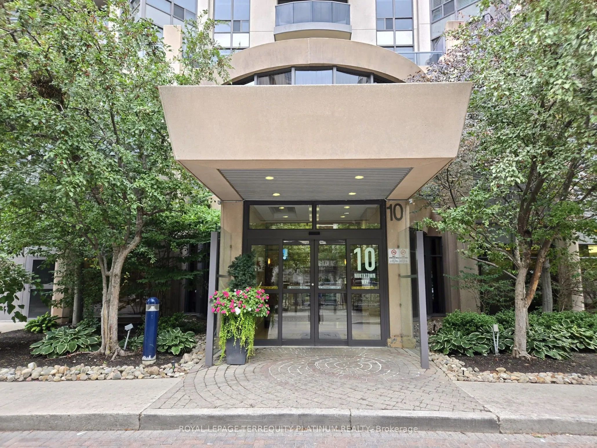 10 Northtown Way, #2013