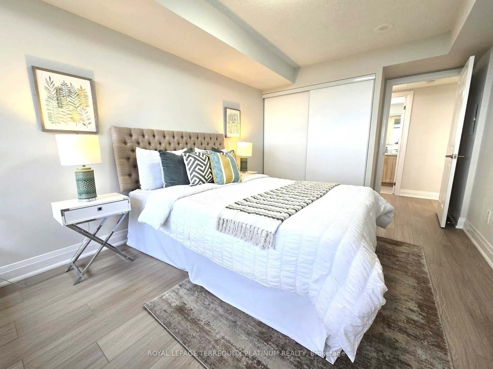 10 Northtown Way, #2013