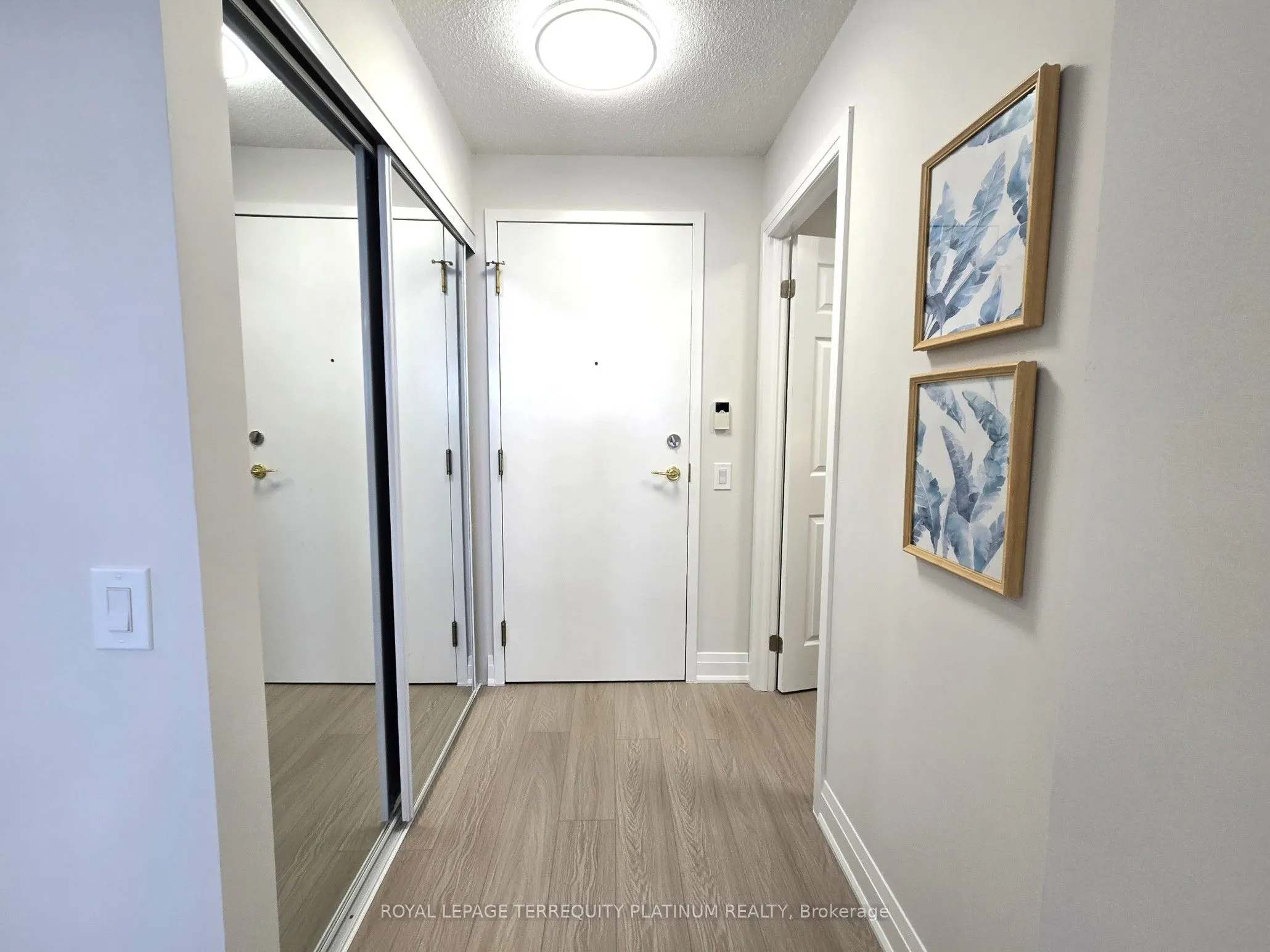 10 Northtown Way, #2013