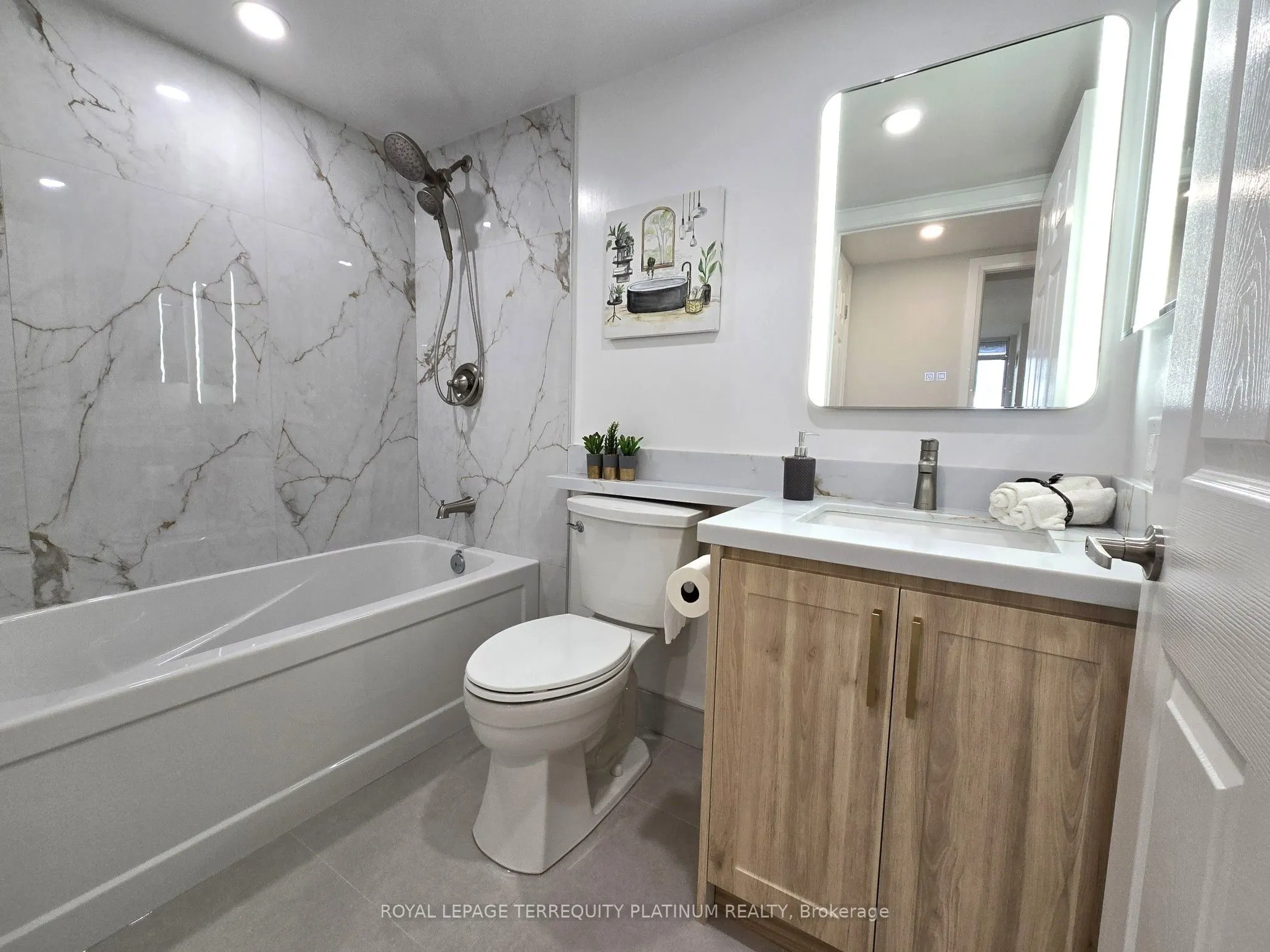 10 Northtown Way, #2013