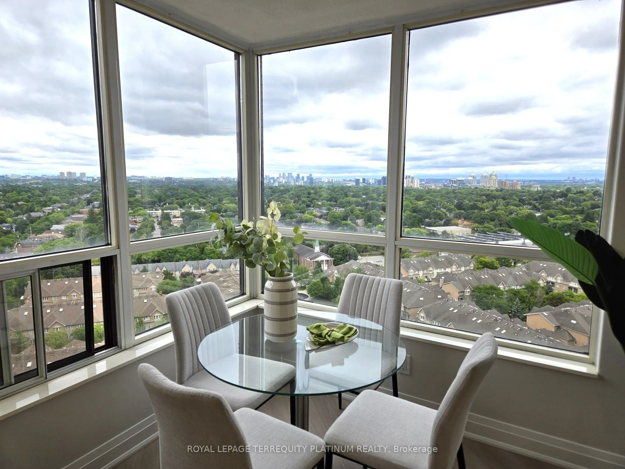 10 Northtown Way, #2013