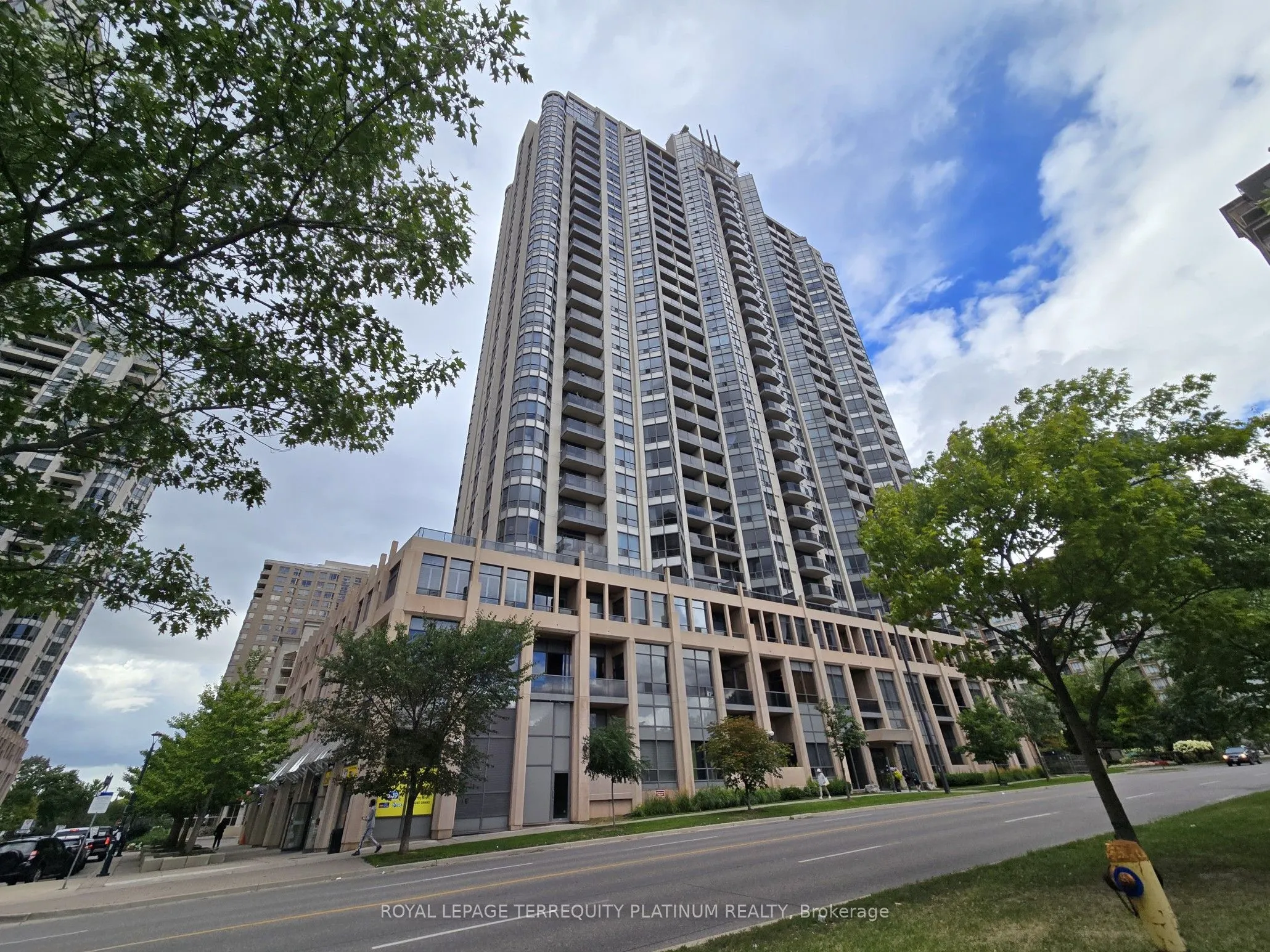 10 Northtown Way, #2013