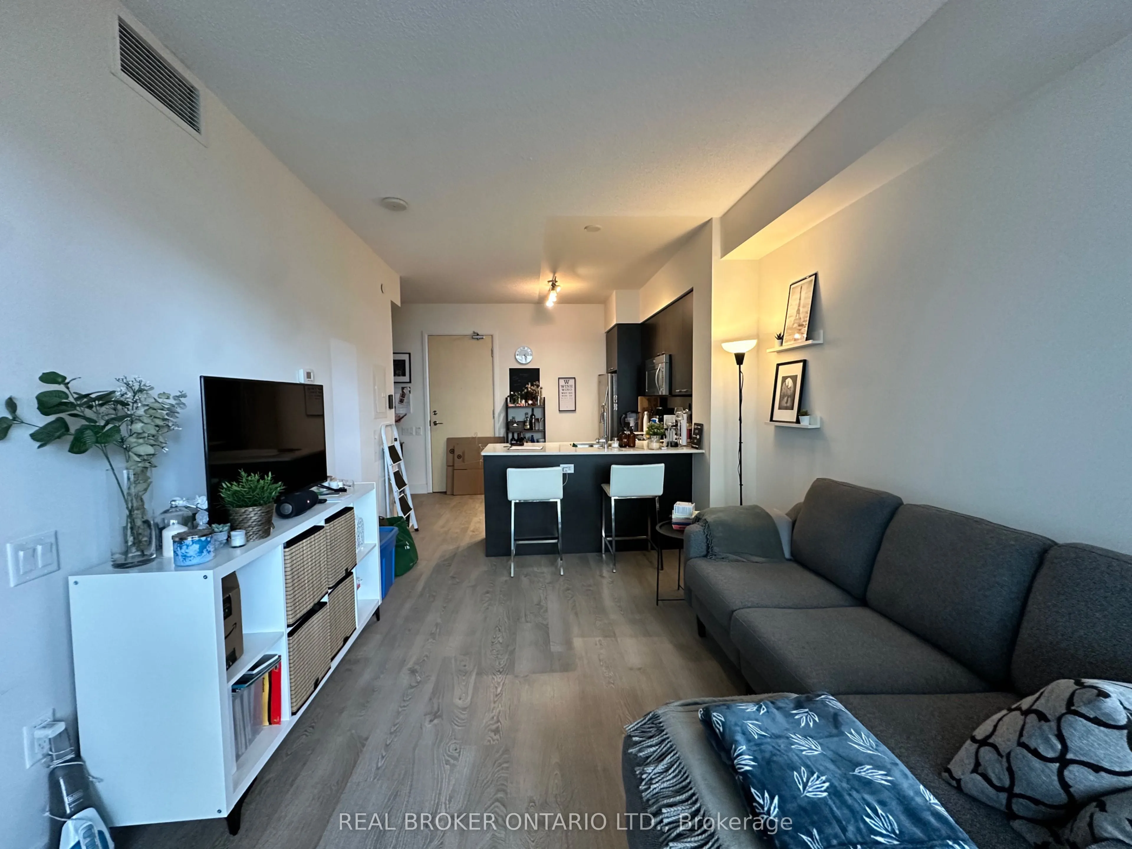 30 Roehampton Avenue, #307