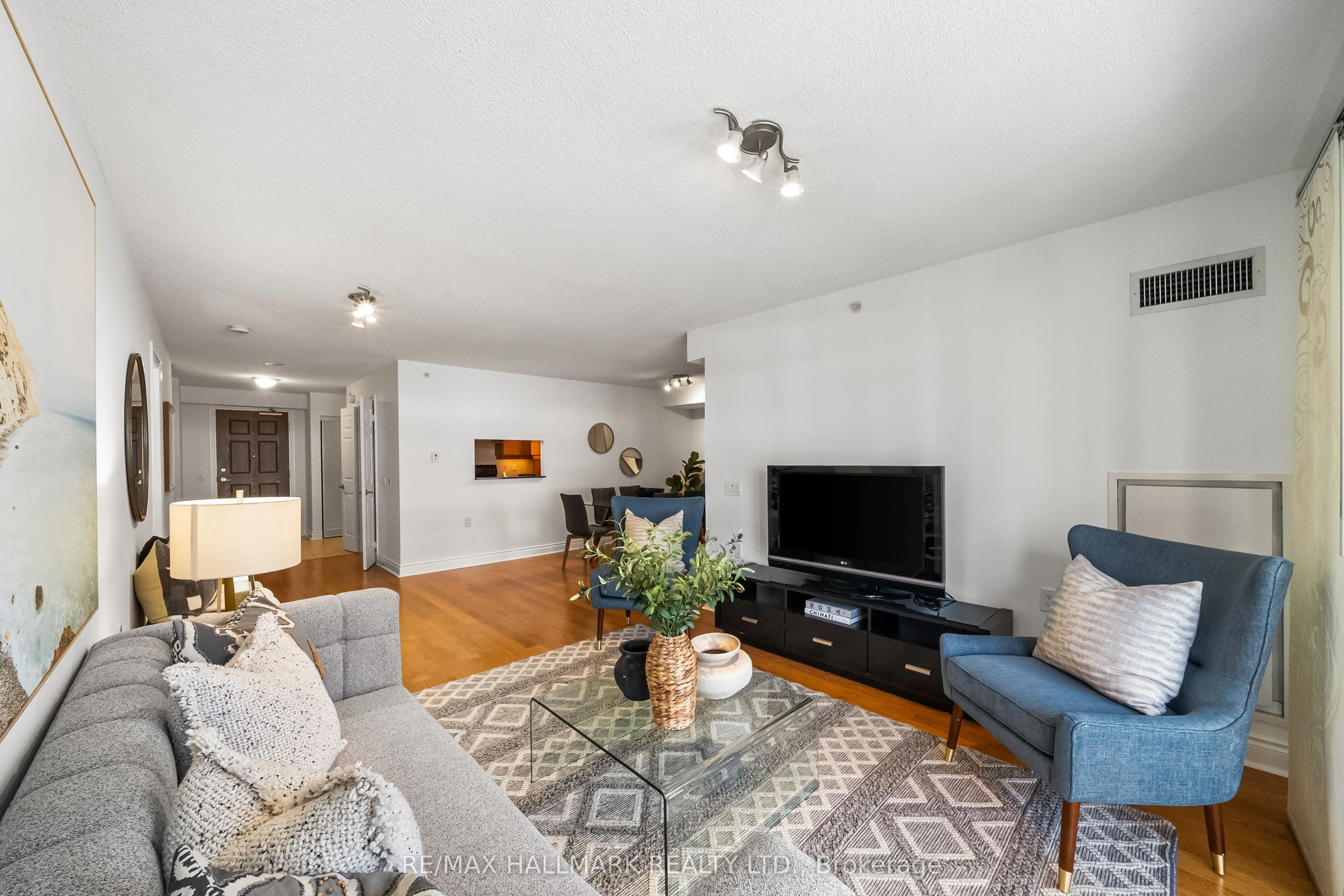 12 Rean Drive, #506