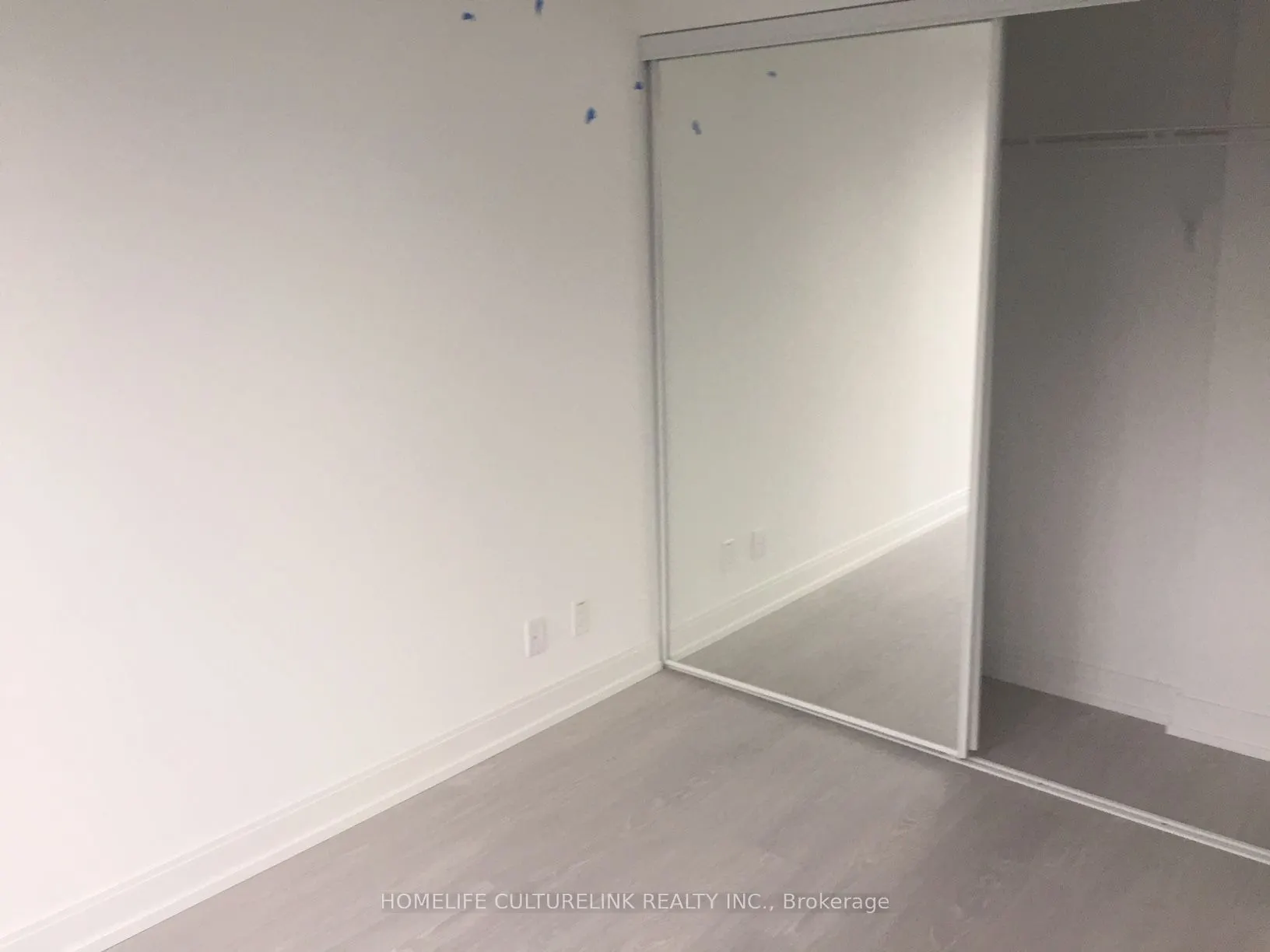 181 Dundas Street E, #4112