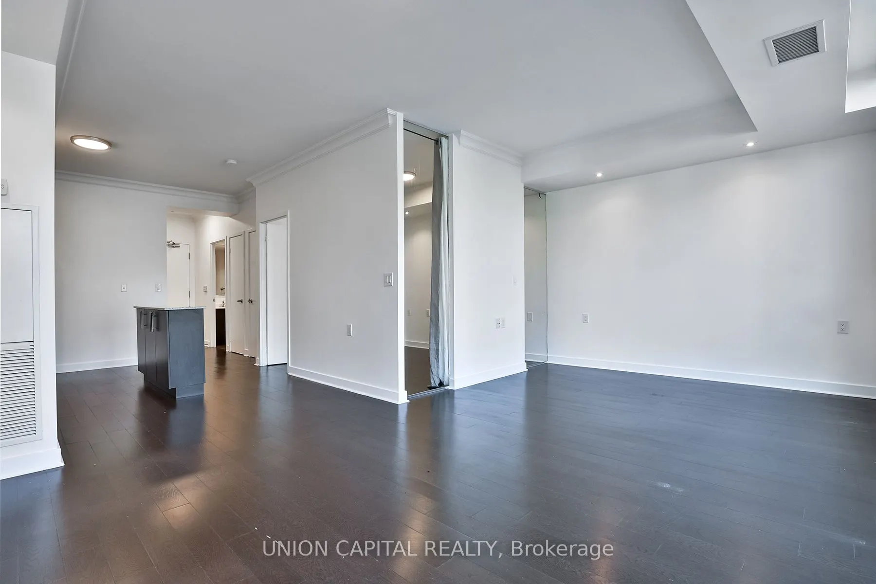 320 Richmond Street E, #610