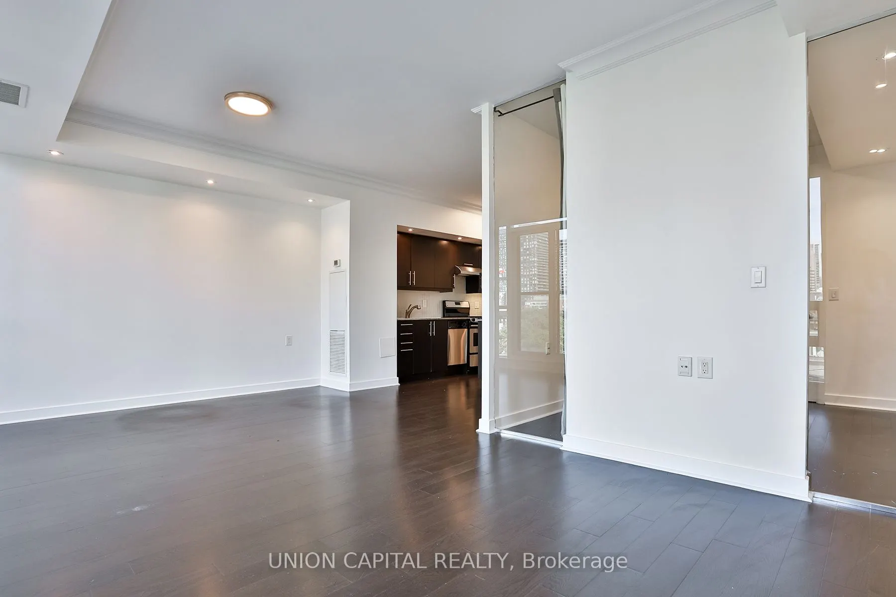 320 Richmond Street E, #610