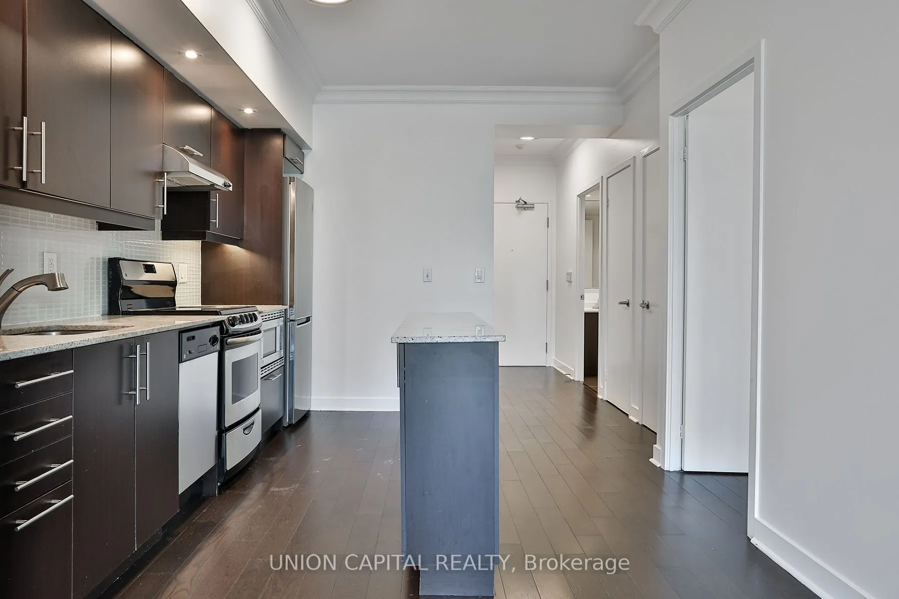 320 Richmond Street E, #610