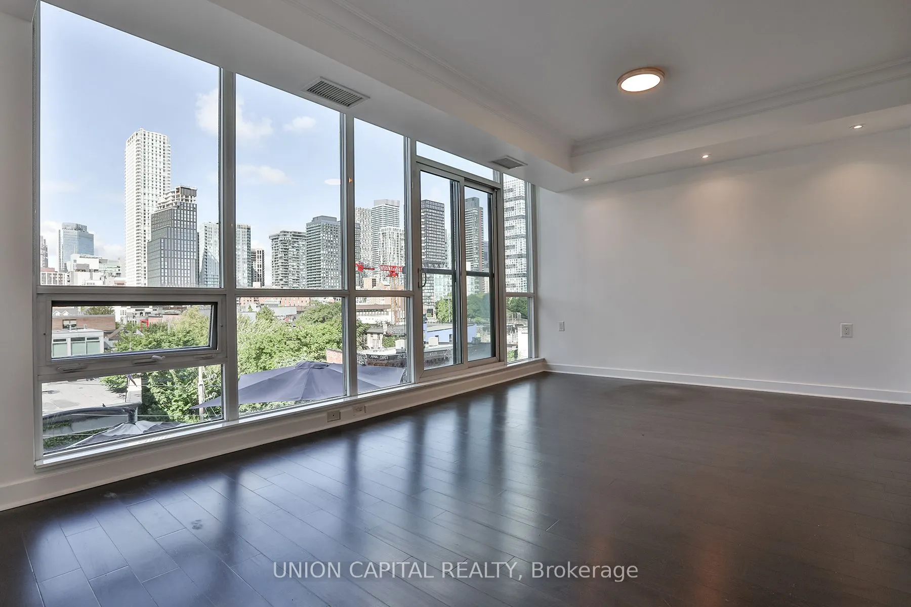 320 Richmond Street E, #610