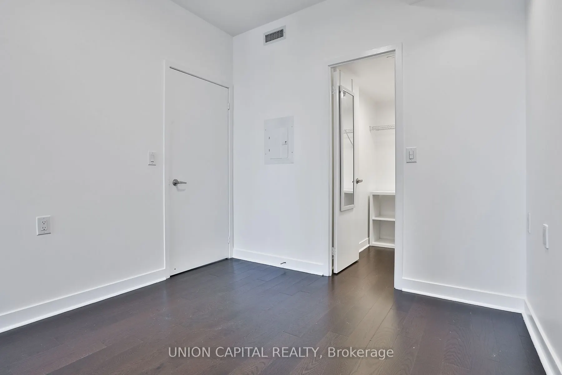 320 Richmond Street E, #610
