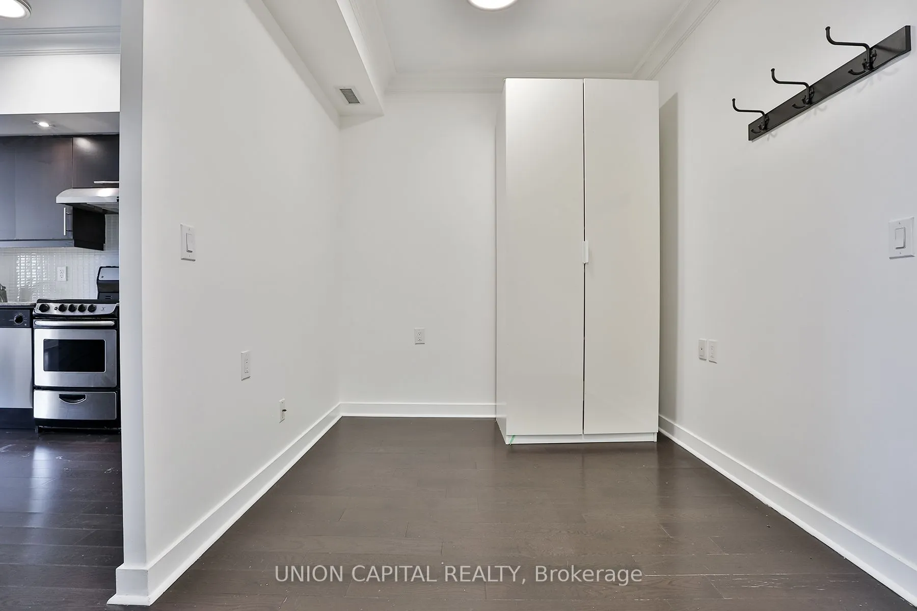 320 Richmond Street E, #610