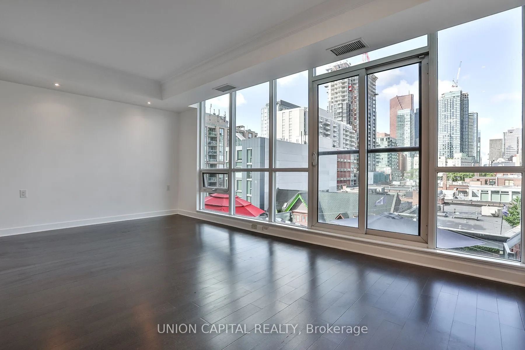 320 Richmond Street E, #610