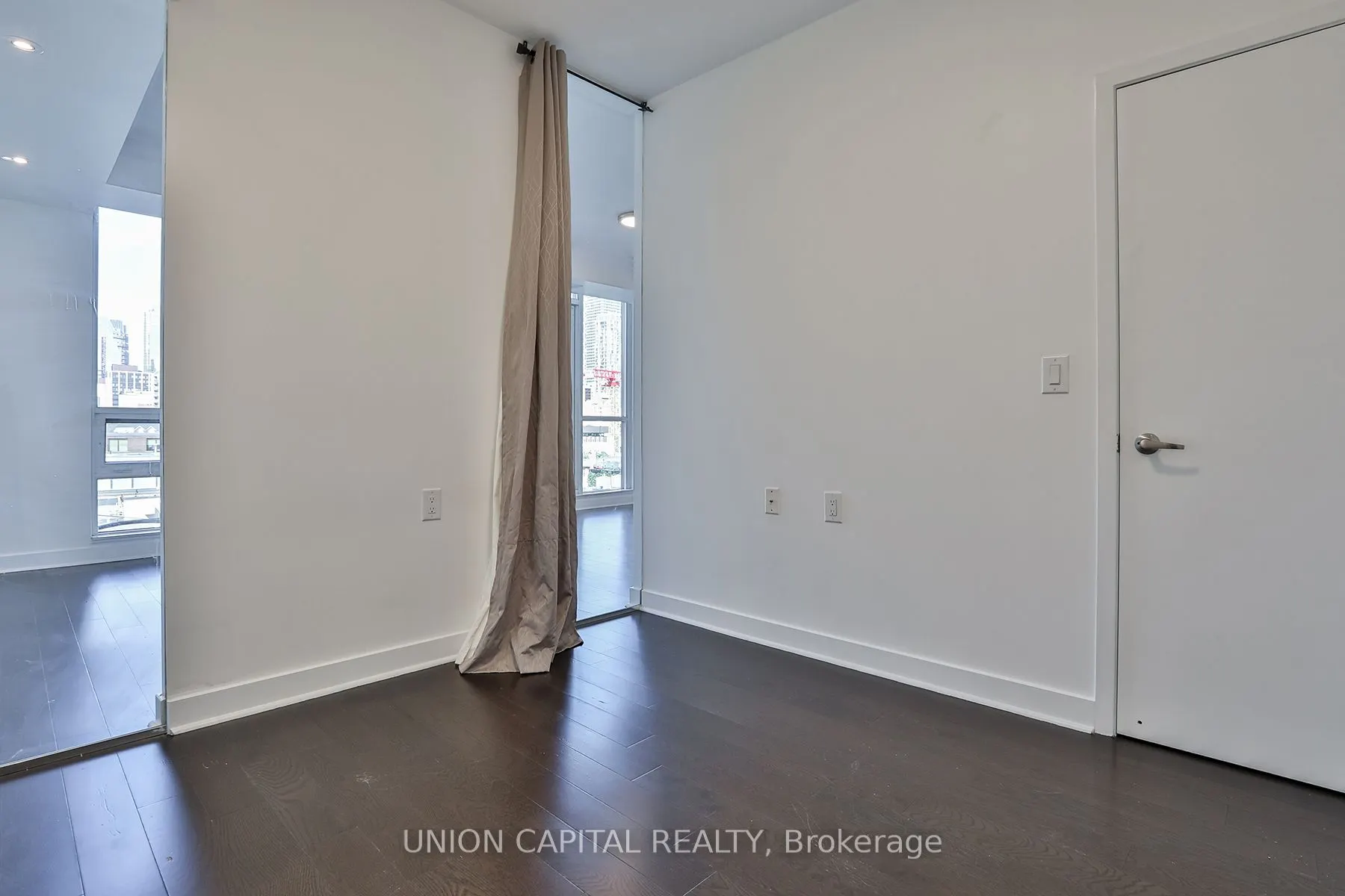 320 Richmond Street E, #610