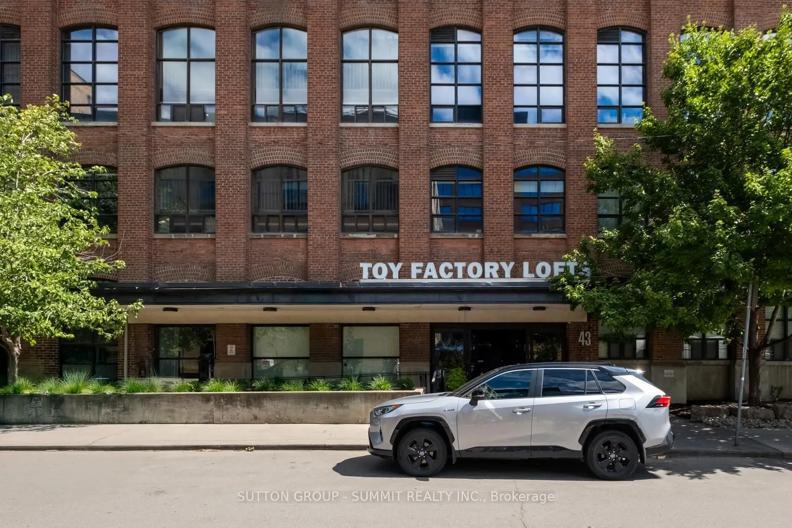 43 Hanna Avenue, #117