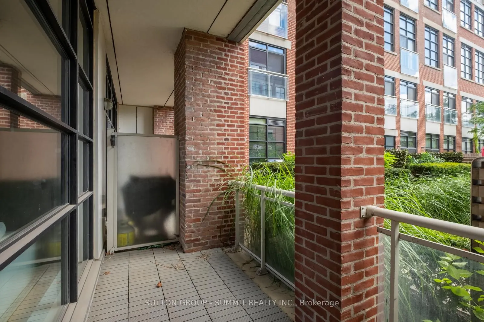 43 Hanna Avenue, #117
