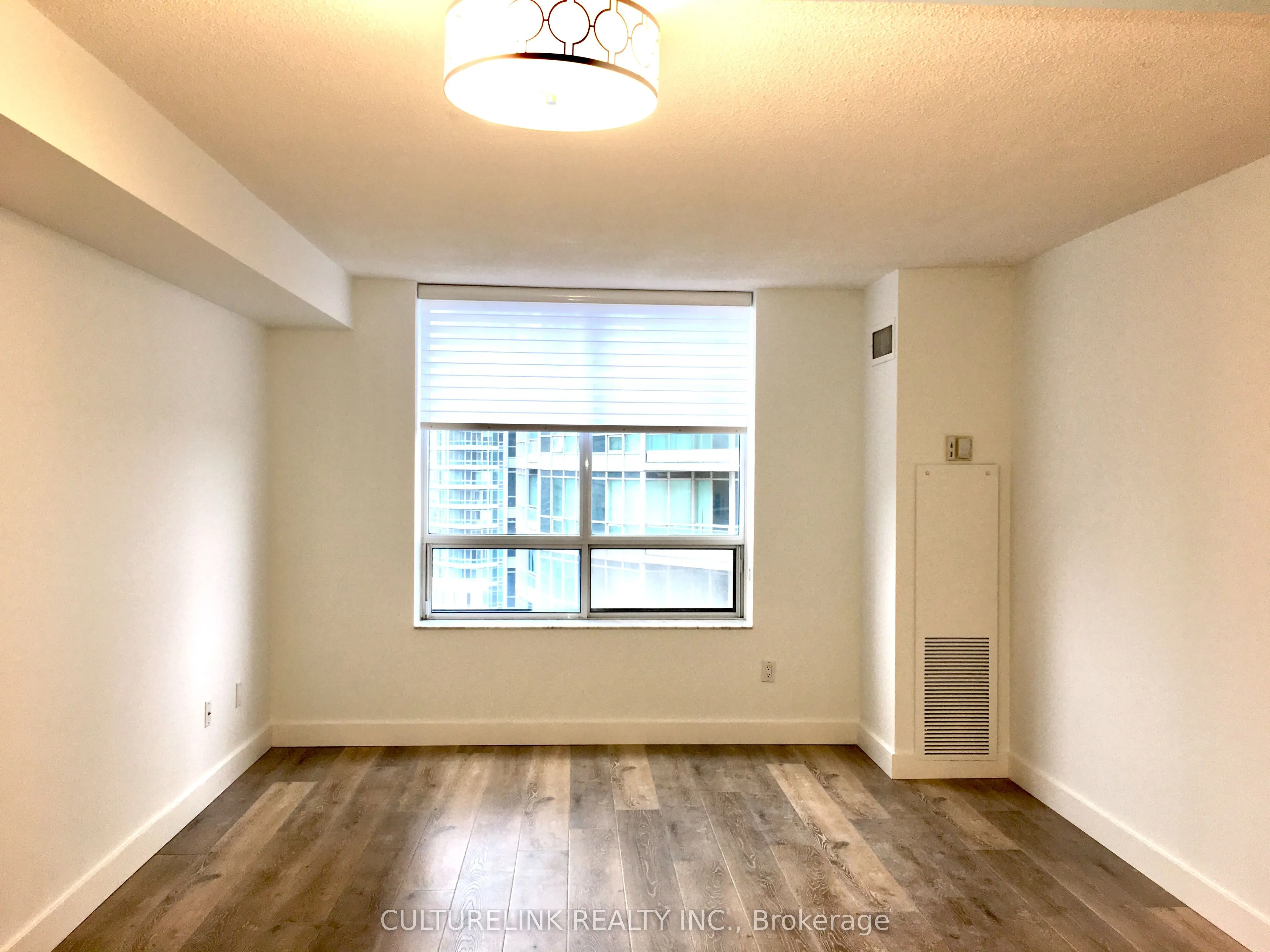 18 Sommerset Way, #1515