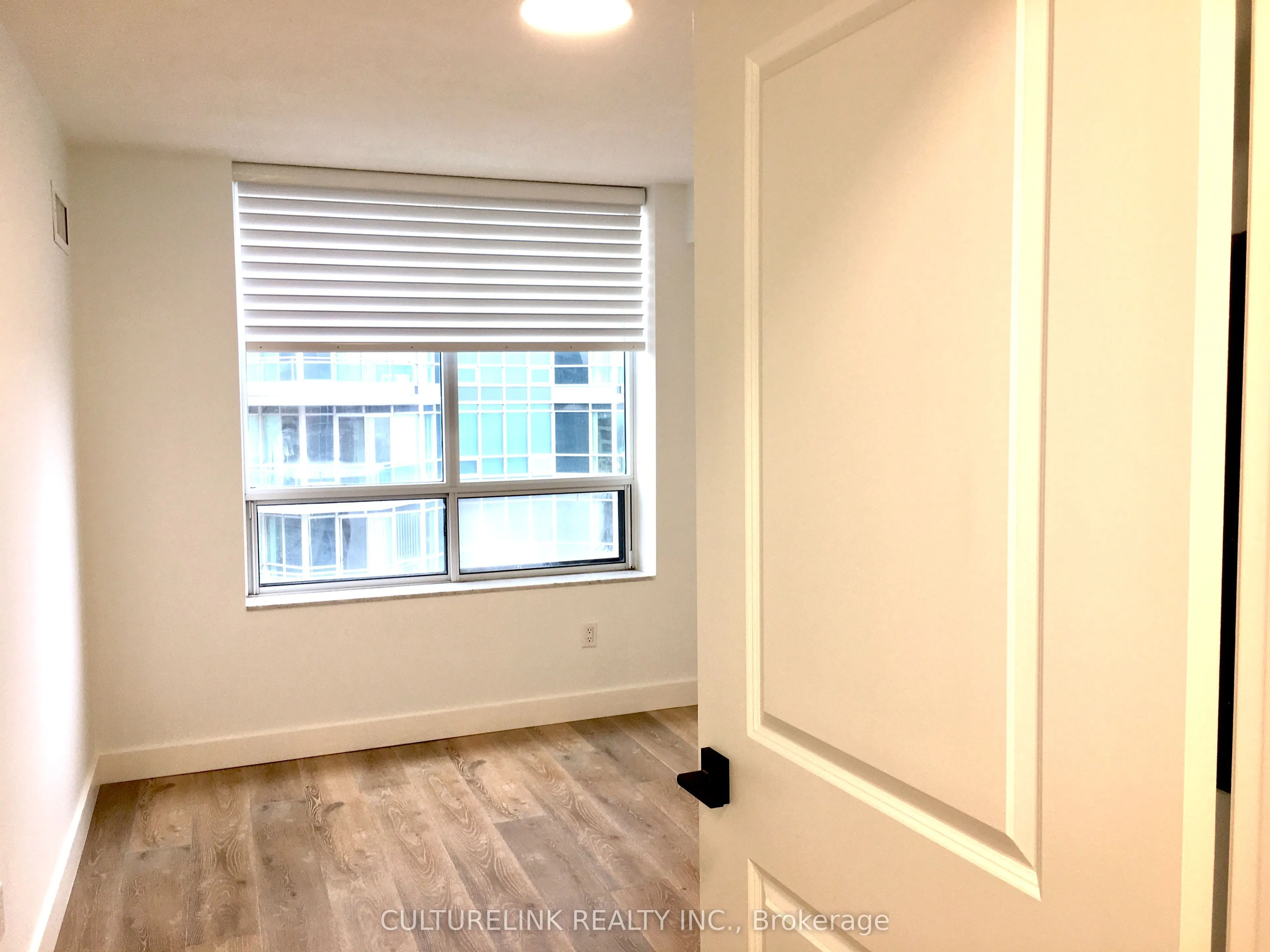 18 Sommerset Way, #1515