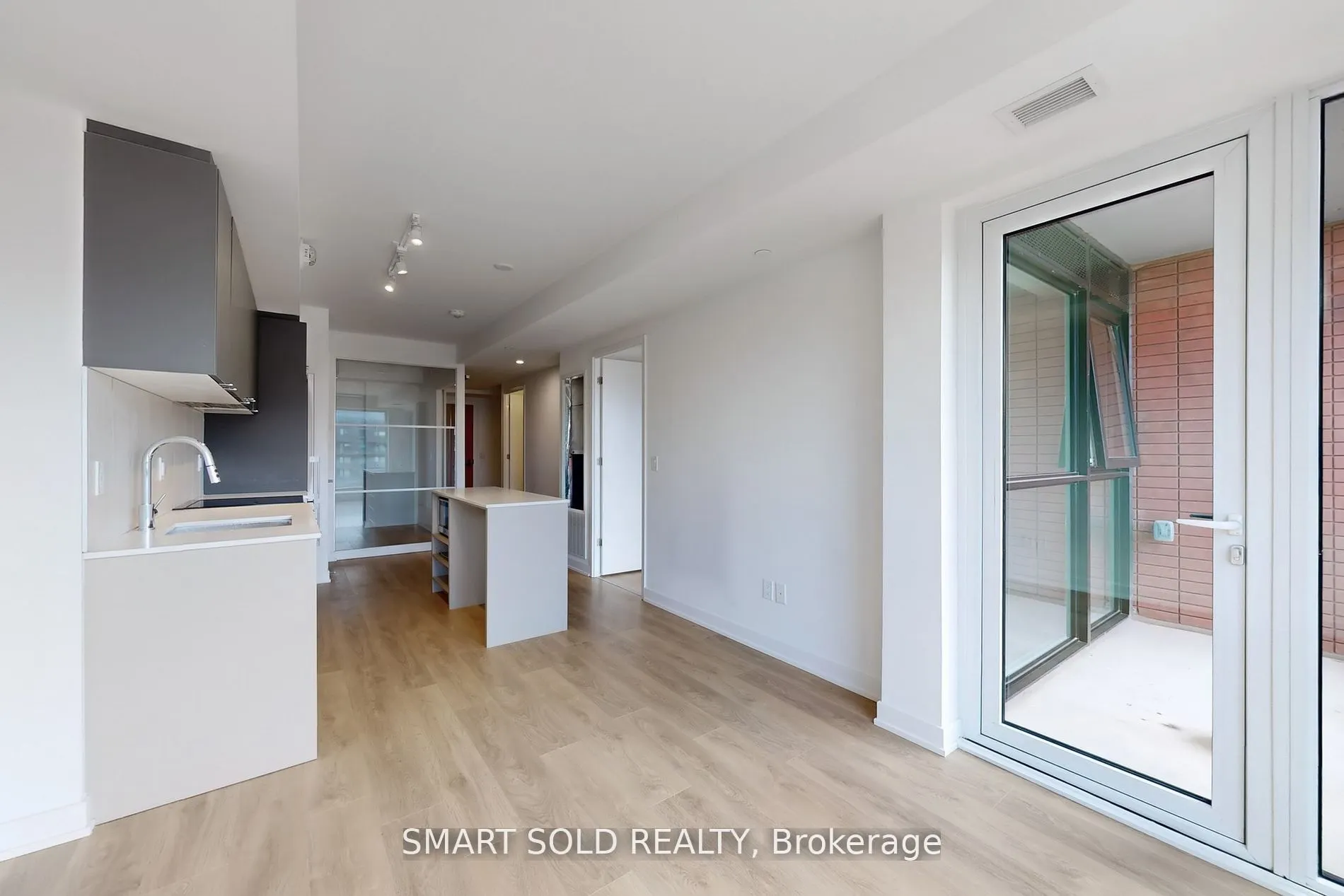 8 Tippett Road, #628