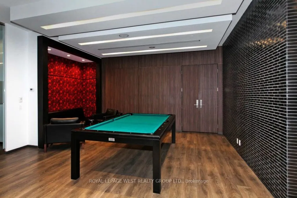 1030 King Street W, #1215