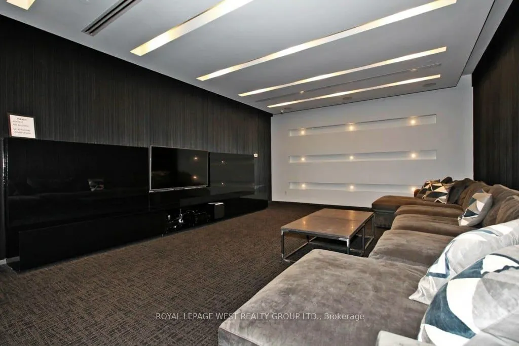 1030 King Street W, #1215