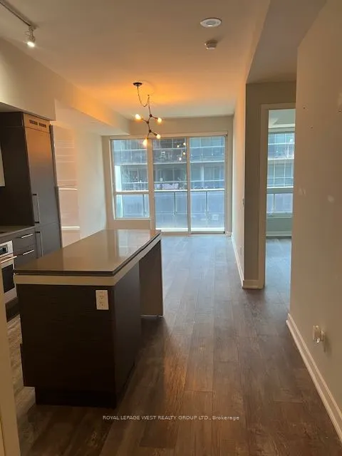 1030 King Street W, #1215