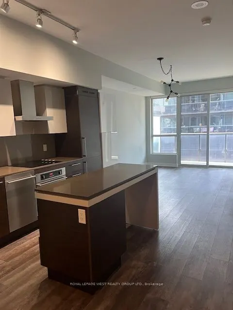 1030 King Street W, #1215
