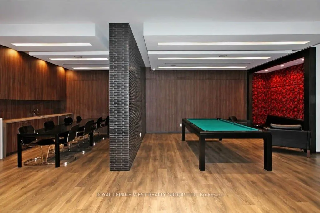 1030 King Street W, #1215