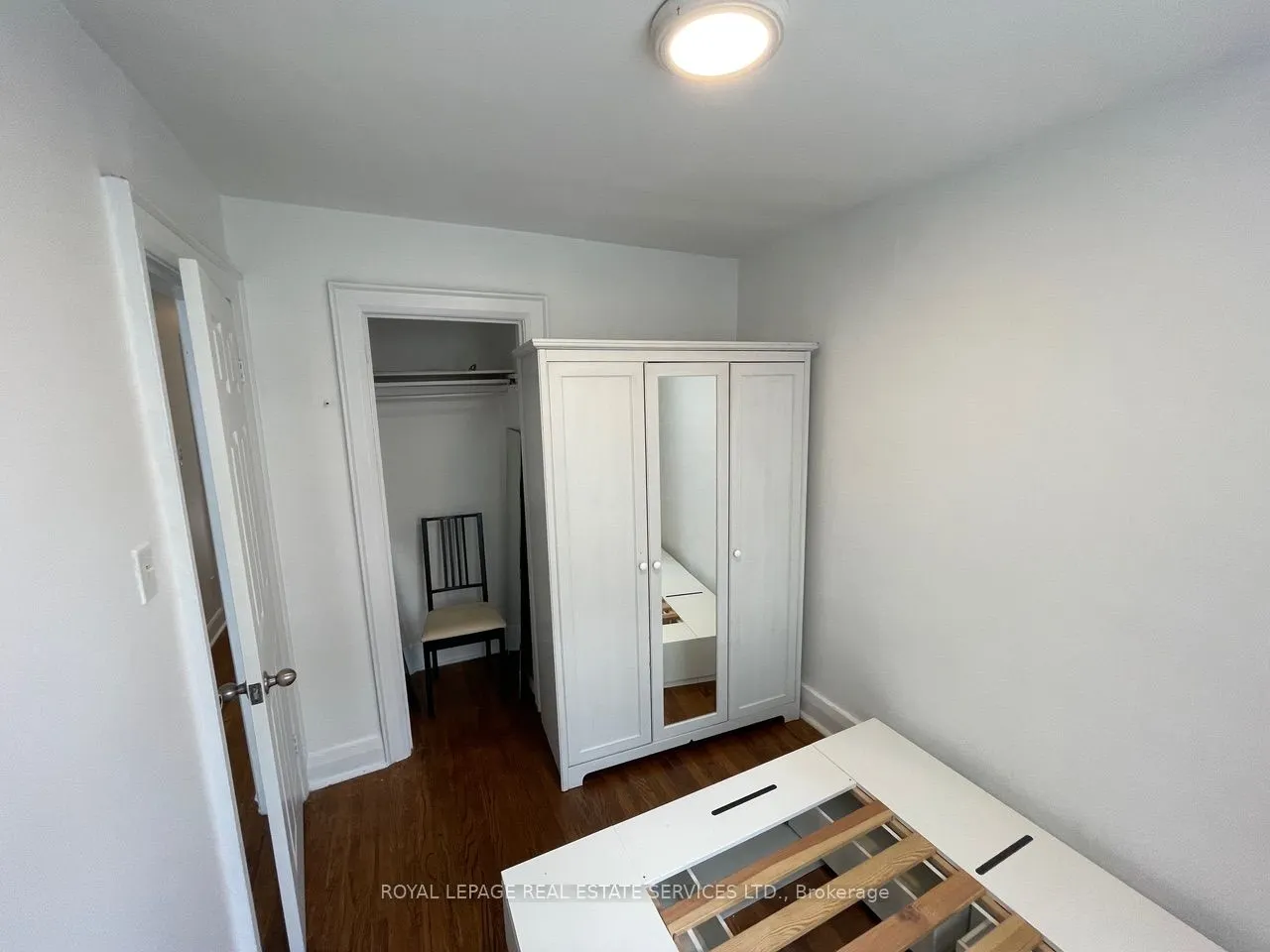 136 Avenue Road, #D
