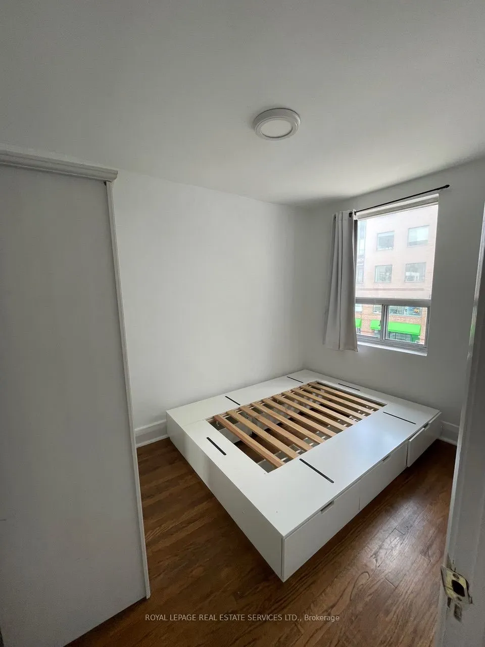 136 Avenue Road, #D