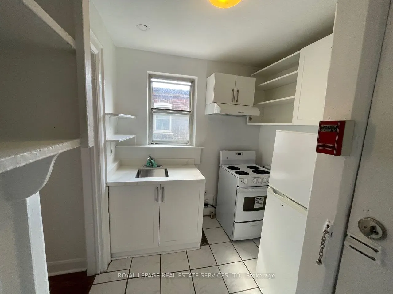 136 Avenue Road, #D