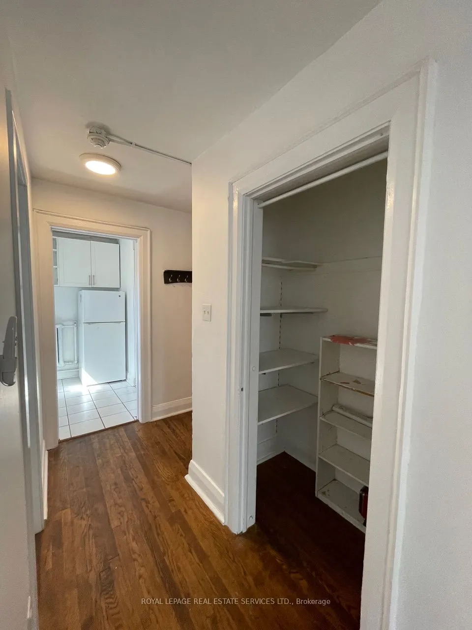 136 Avenue Road, #D