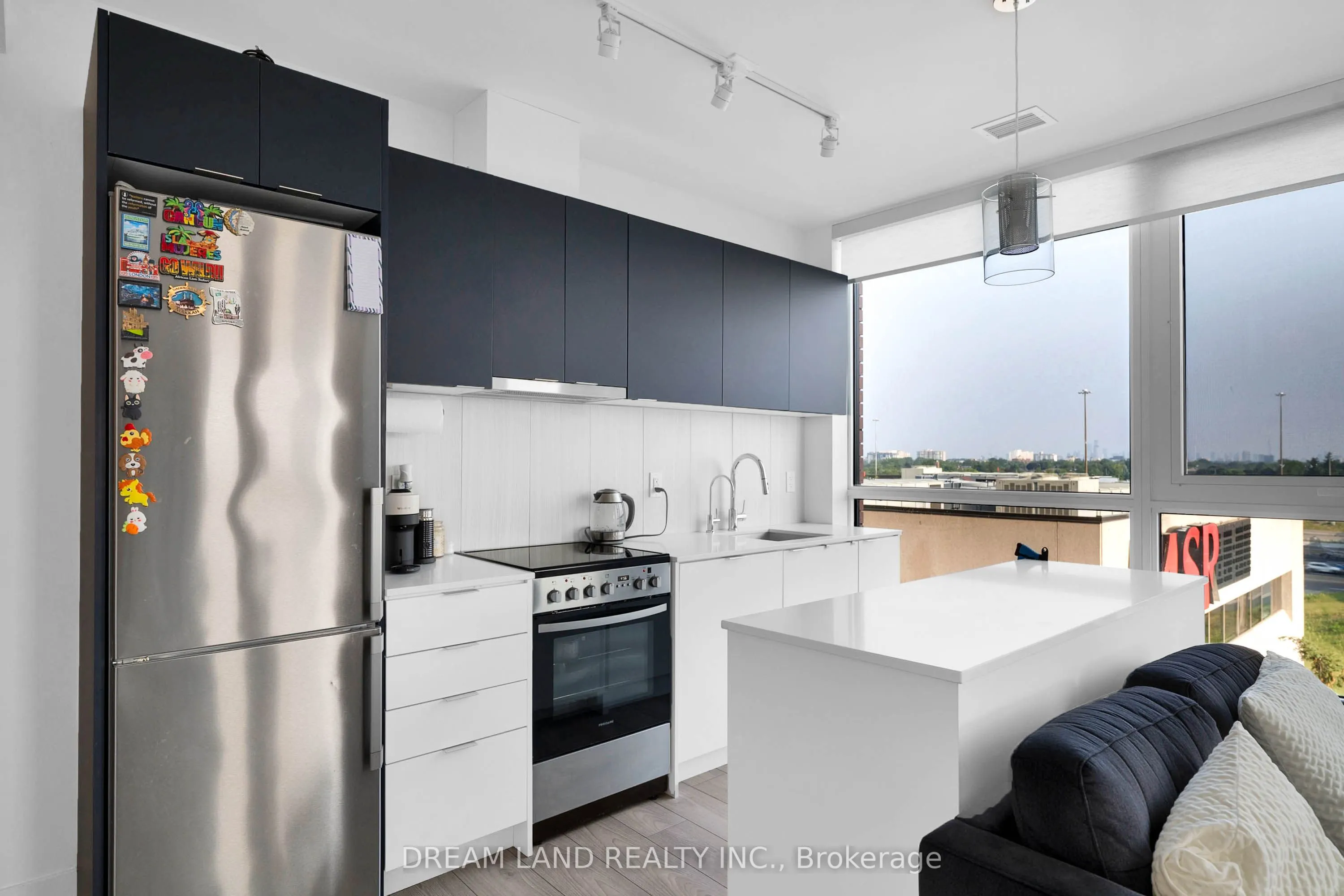 8 Tippett Road, #621