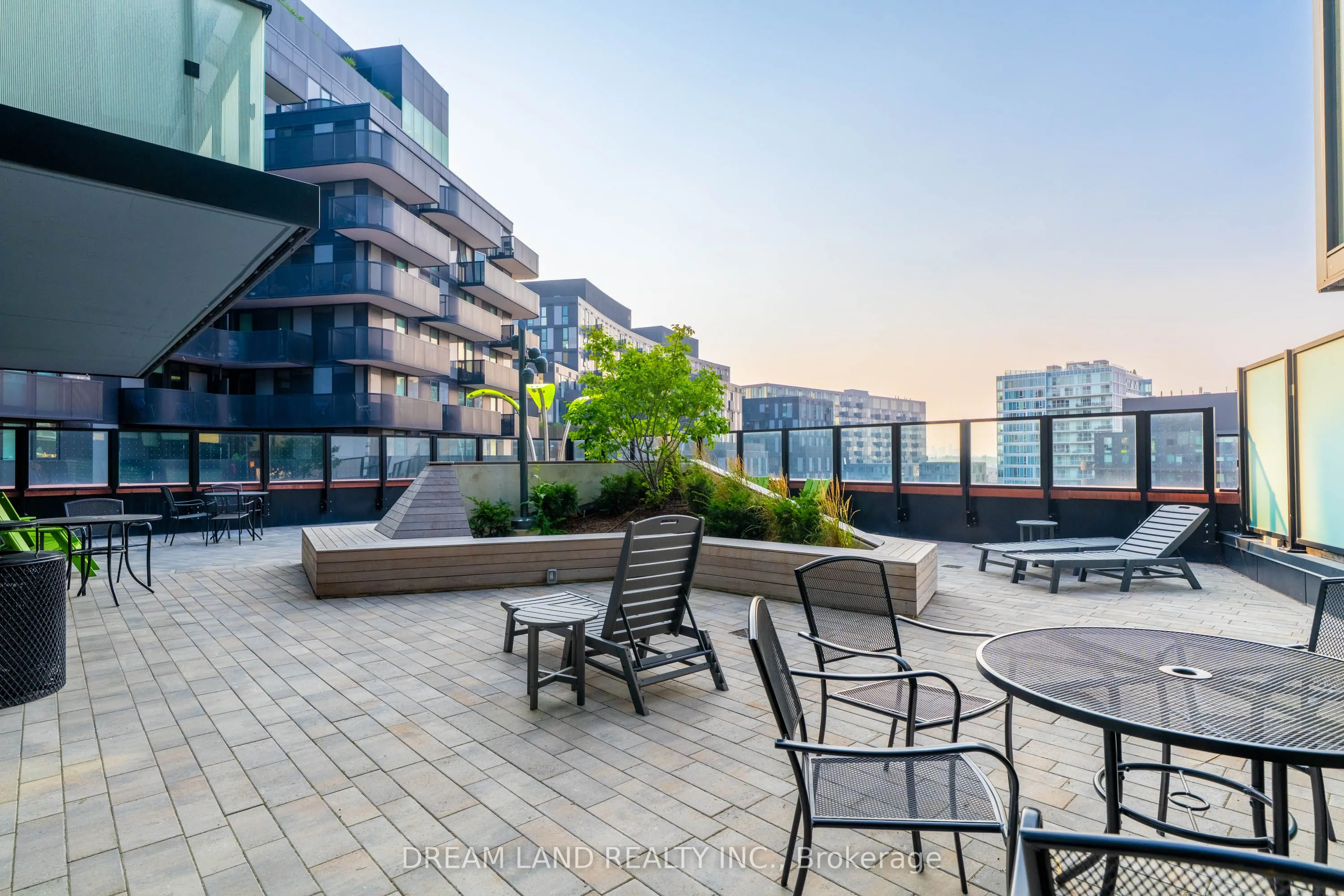 8 Tippett Road, #621