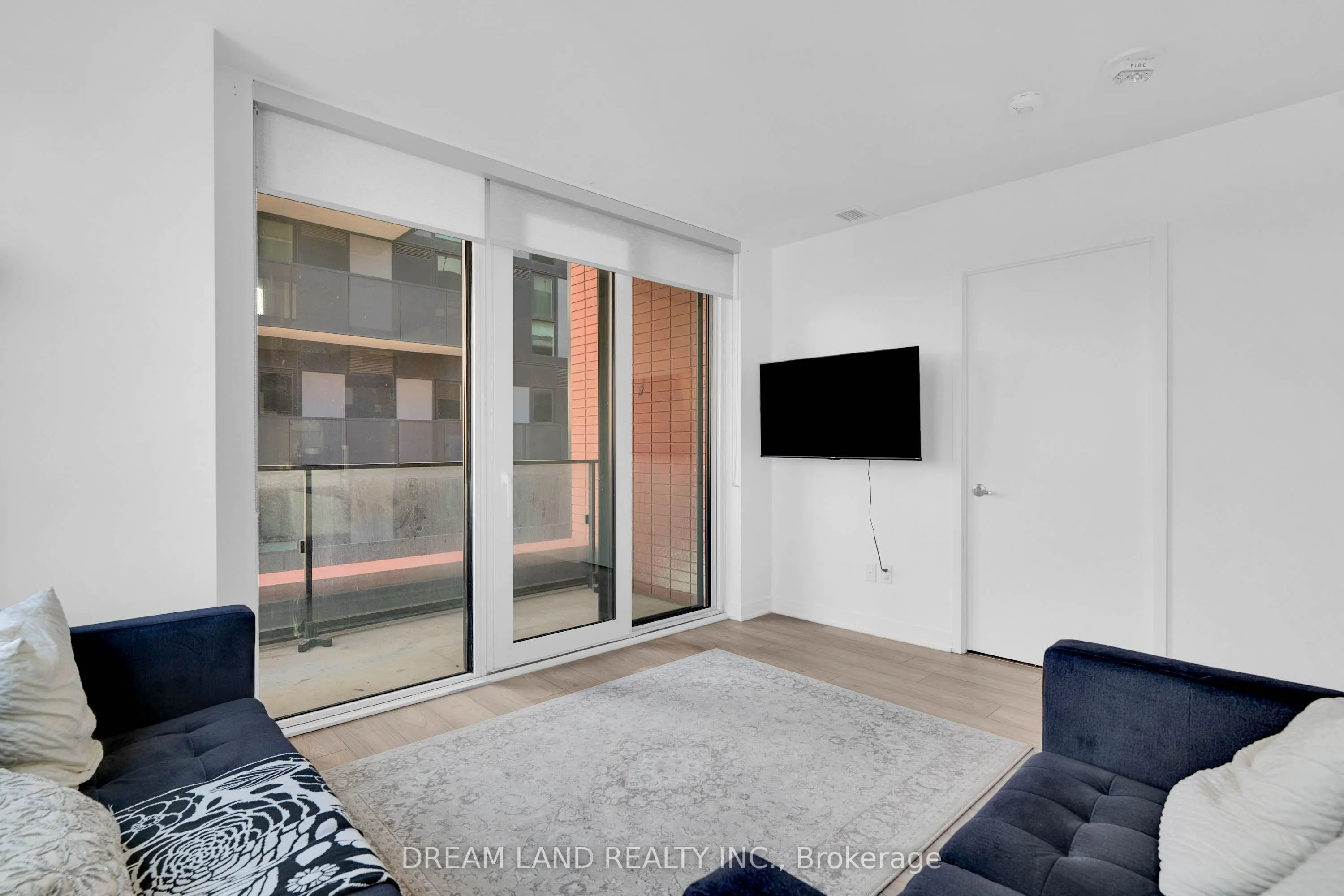 8 Tippett Road, #621